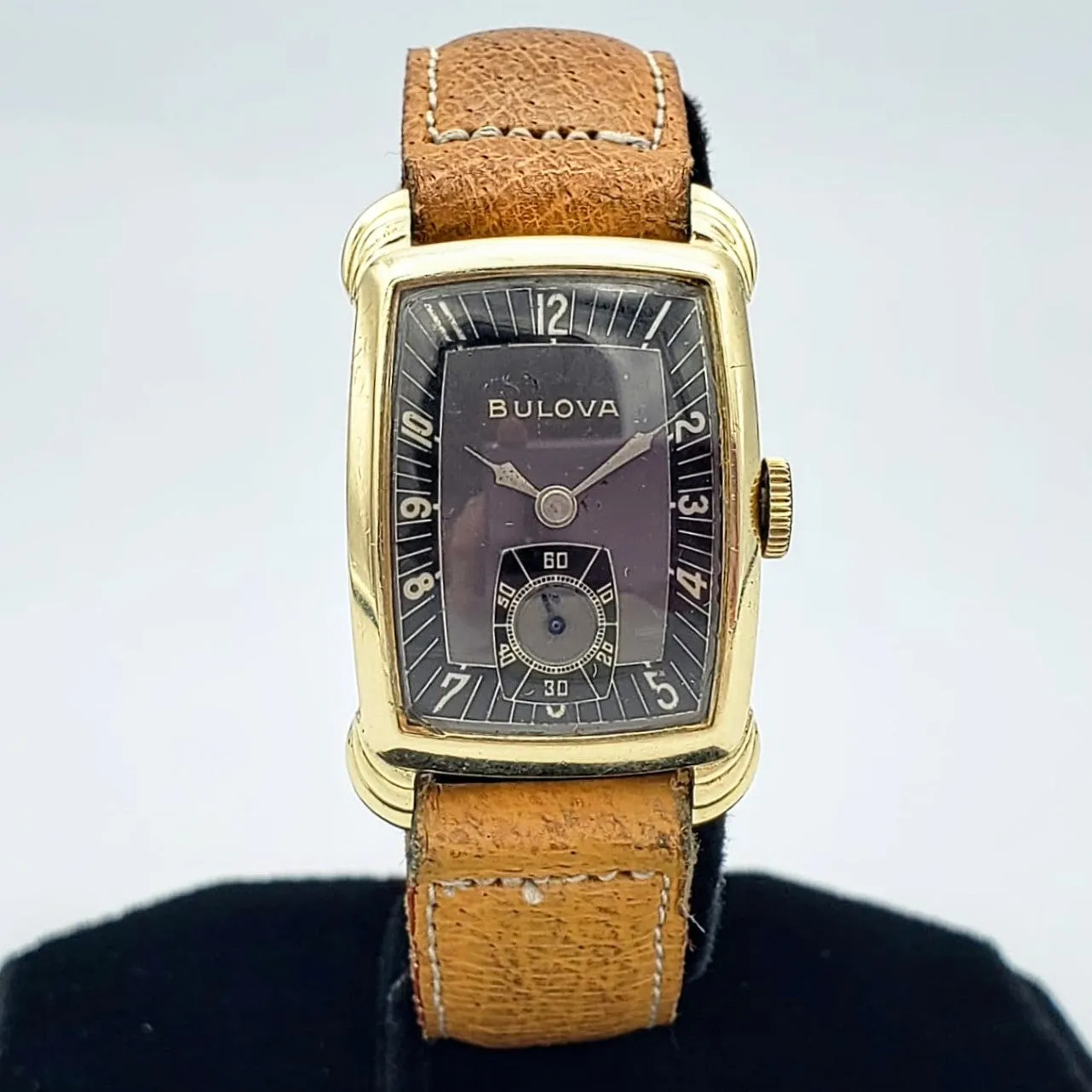 1947 BULOVA Senator Two-Tone Black Dial U.S.A. Caliber 8AE 17 Jewels Watch