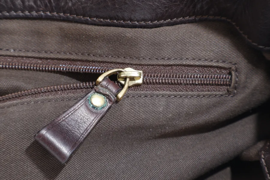 BALLY DARK BROWN CALF LEATHER MESSENGER BAG WHITE BROWN STRAPS NO DUST COVER