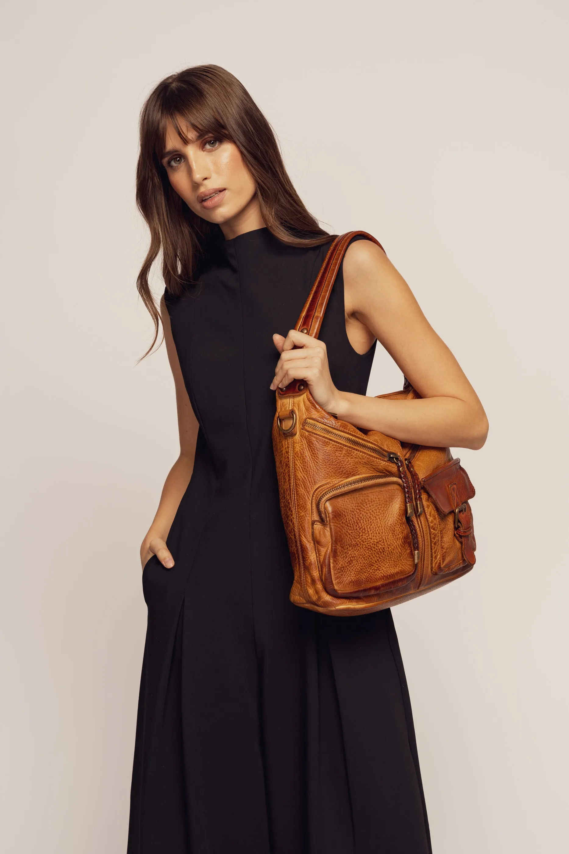Bayside84 Multipocket Shoulder Bag - Cognac - Canada