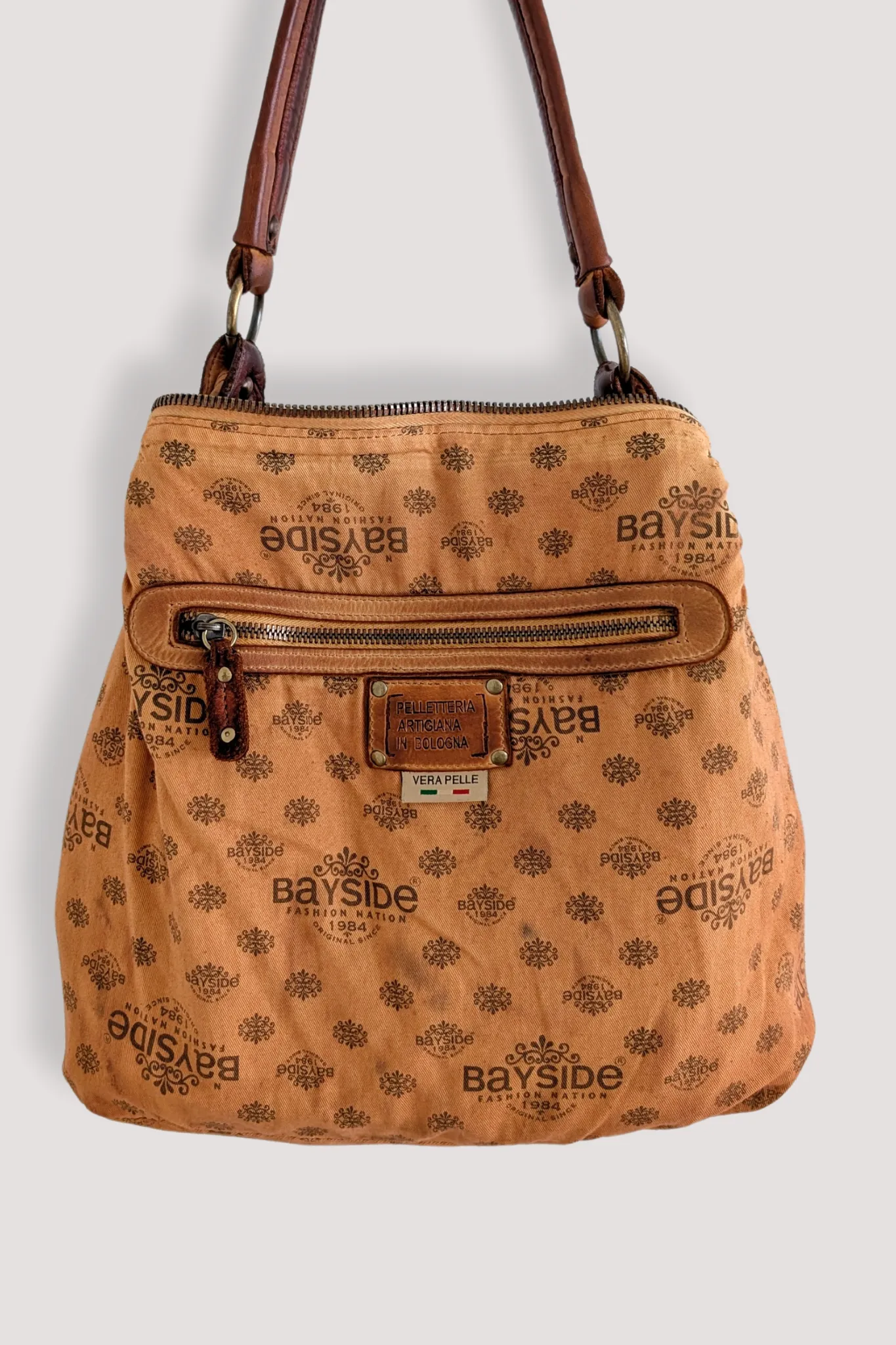 Bayside84 Multipocket Shoulder Bag - Cognac - Canada
