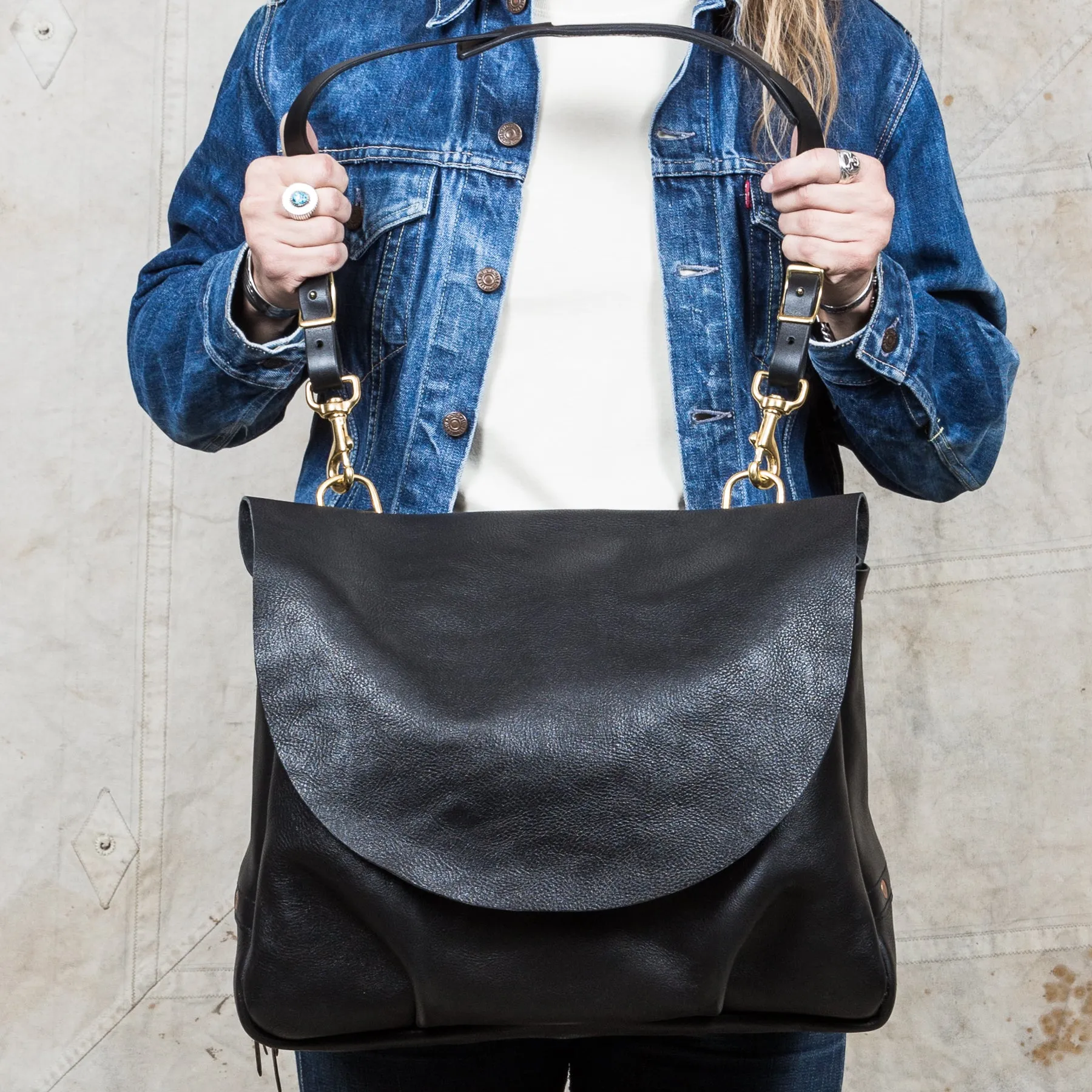Blue Highway Messenger Bag Veg Tan Leather Black