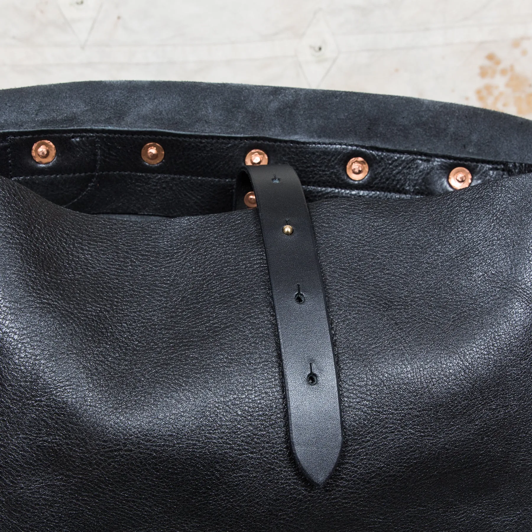 Blue Highway Messenger Bag Veg Tan Leather Black
