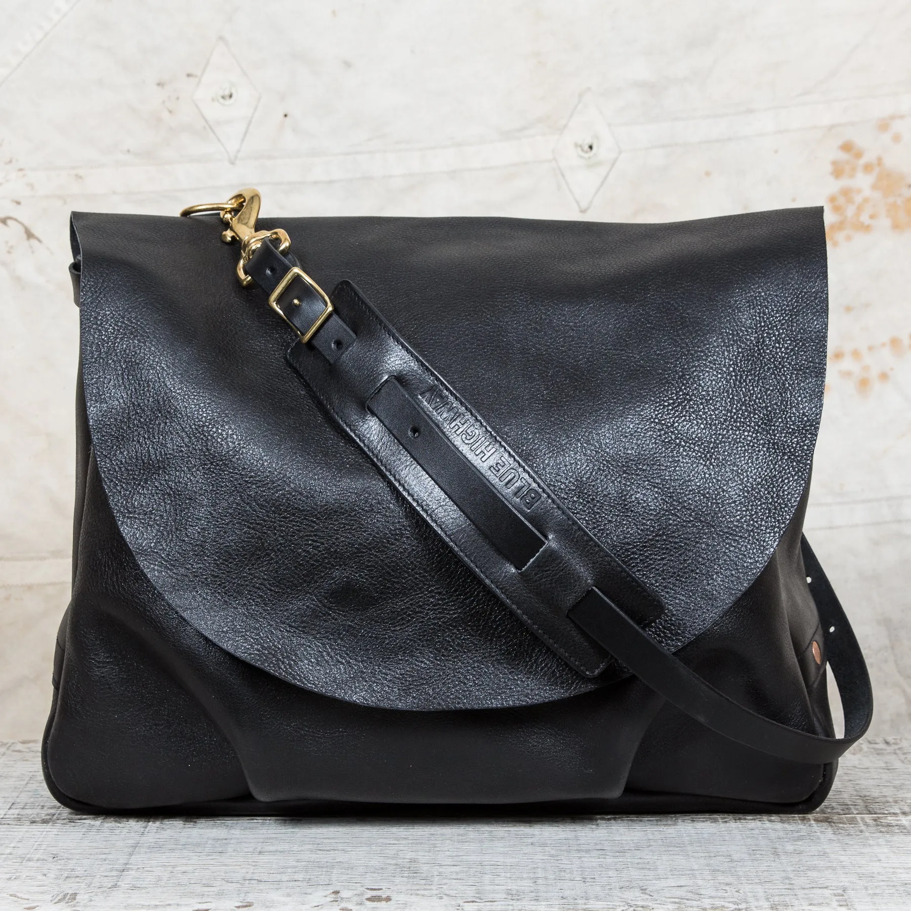 Blue Highway Messenger Bag Veg Tan Leather Black
