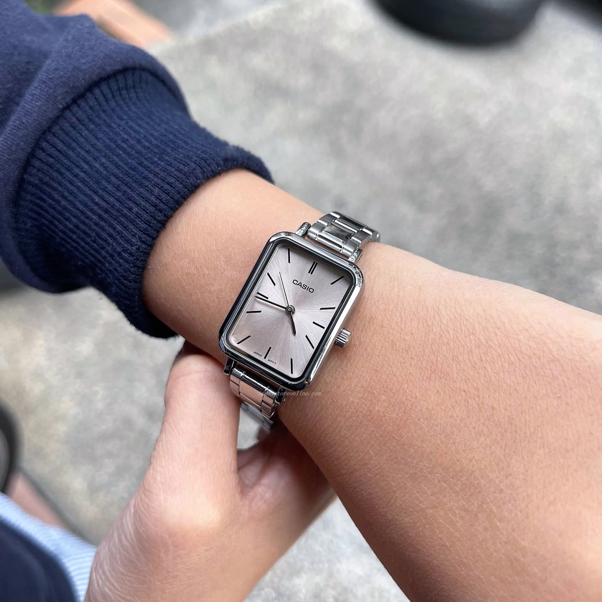Casio Standard Women's Watch LTP-V009D-4E Square Type Silver Plated Stainless Steel Strap