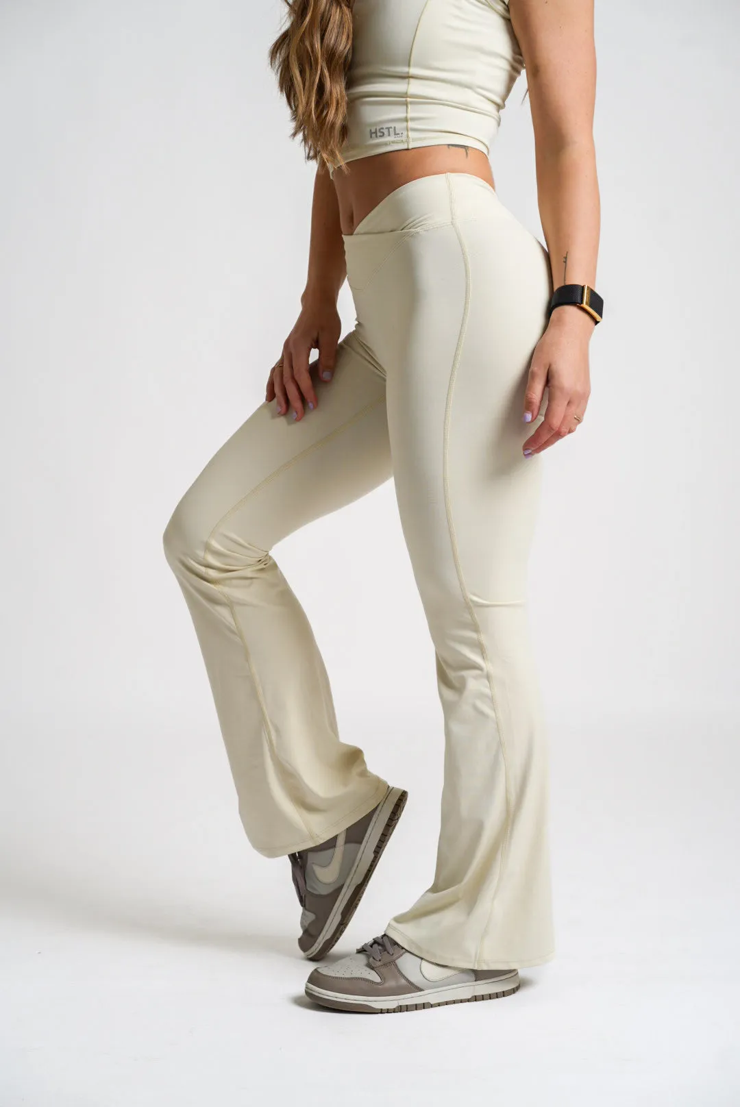 Evolve Crossover Flared Leggings