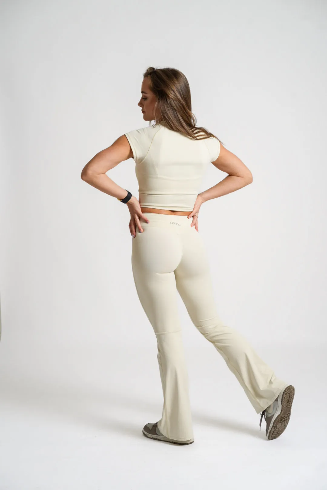 Evolve Crossover Flared Leggings