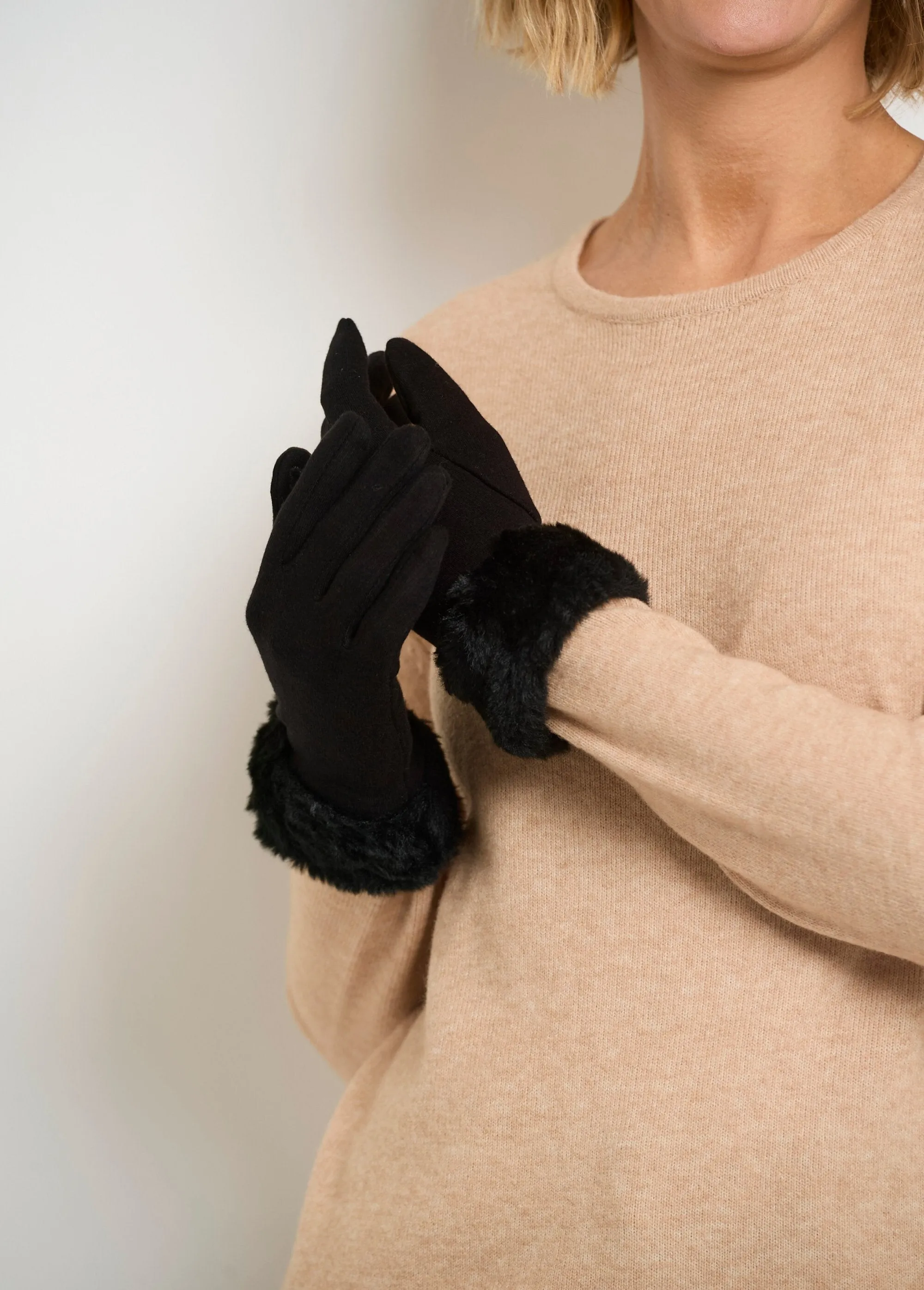 Faux fur trim mesh gloves
