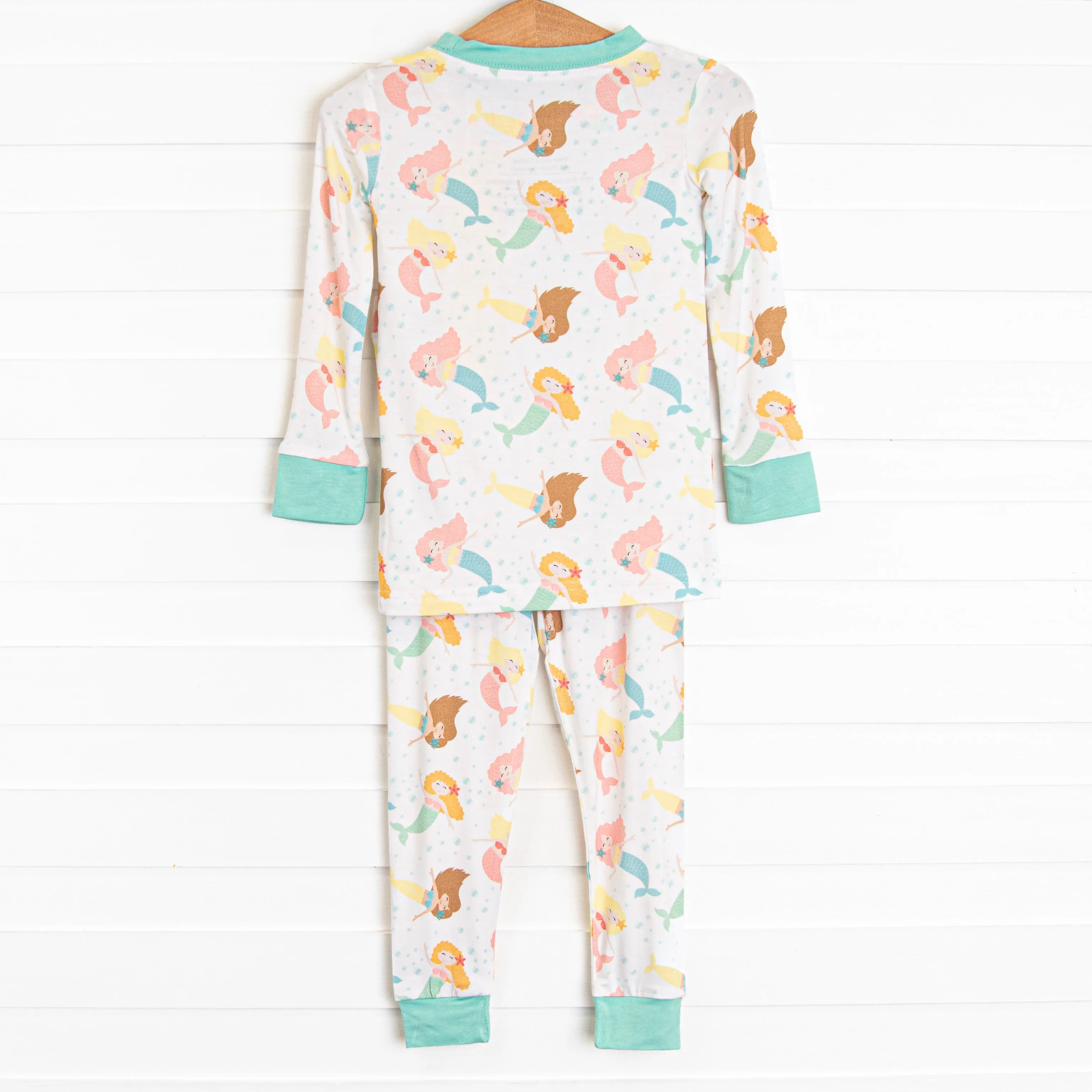 Flippers and Friends Bamboo Pajama Set, Green