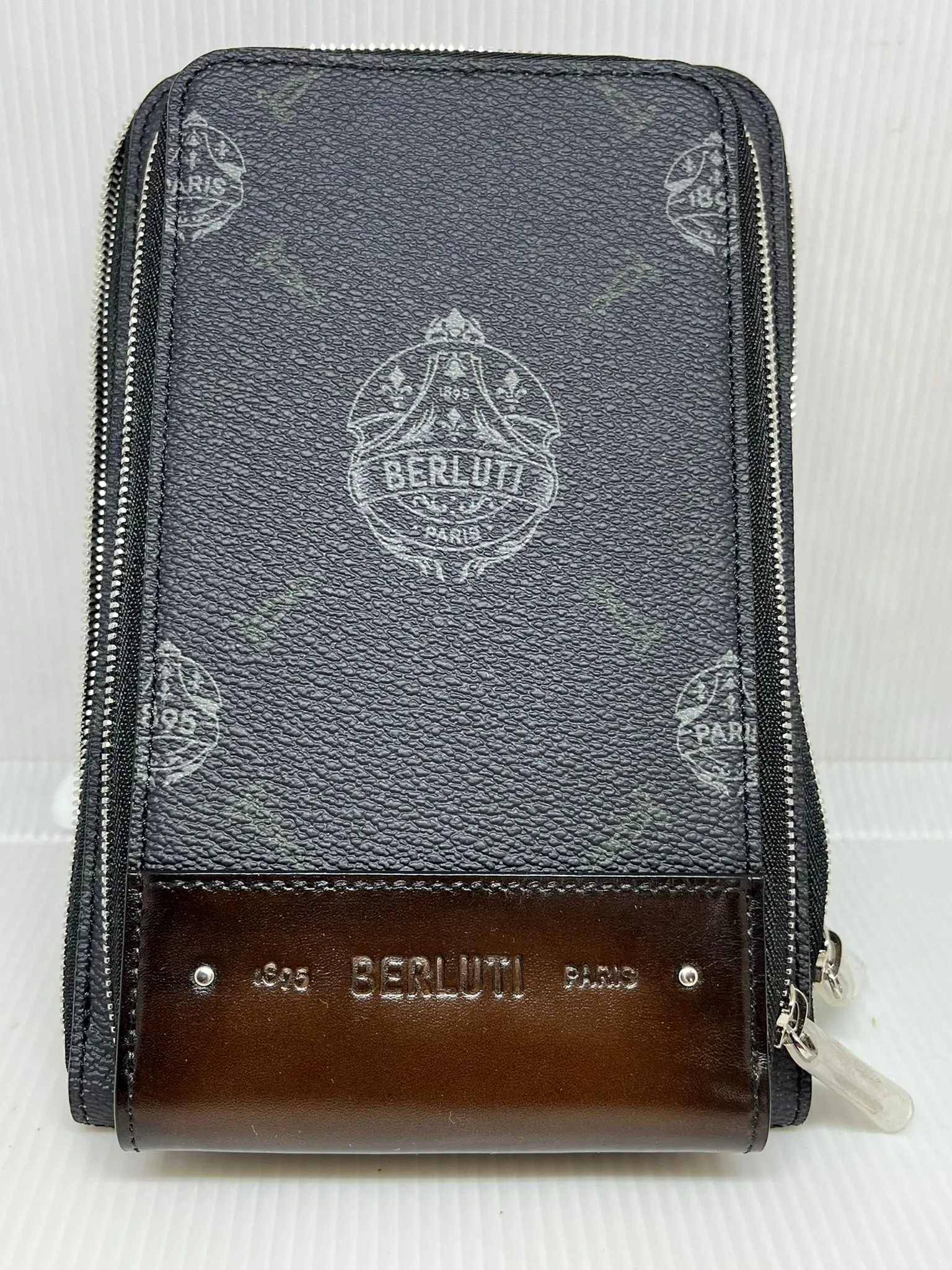 Globe-Trotter Mini Messenger Bag