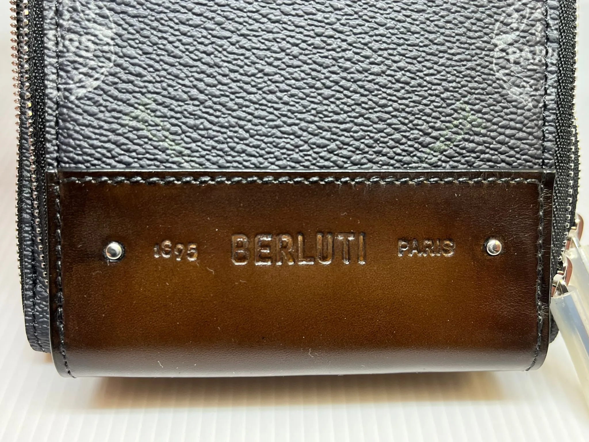 Globe-Trotter Mini Messenger Bag