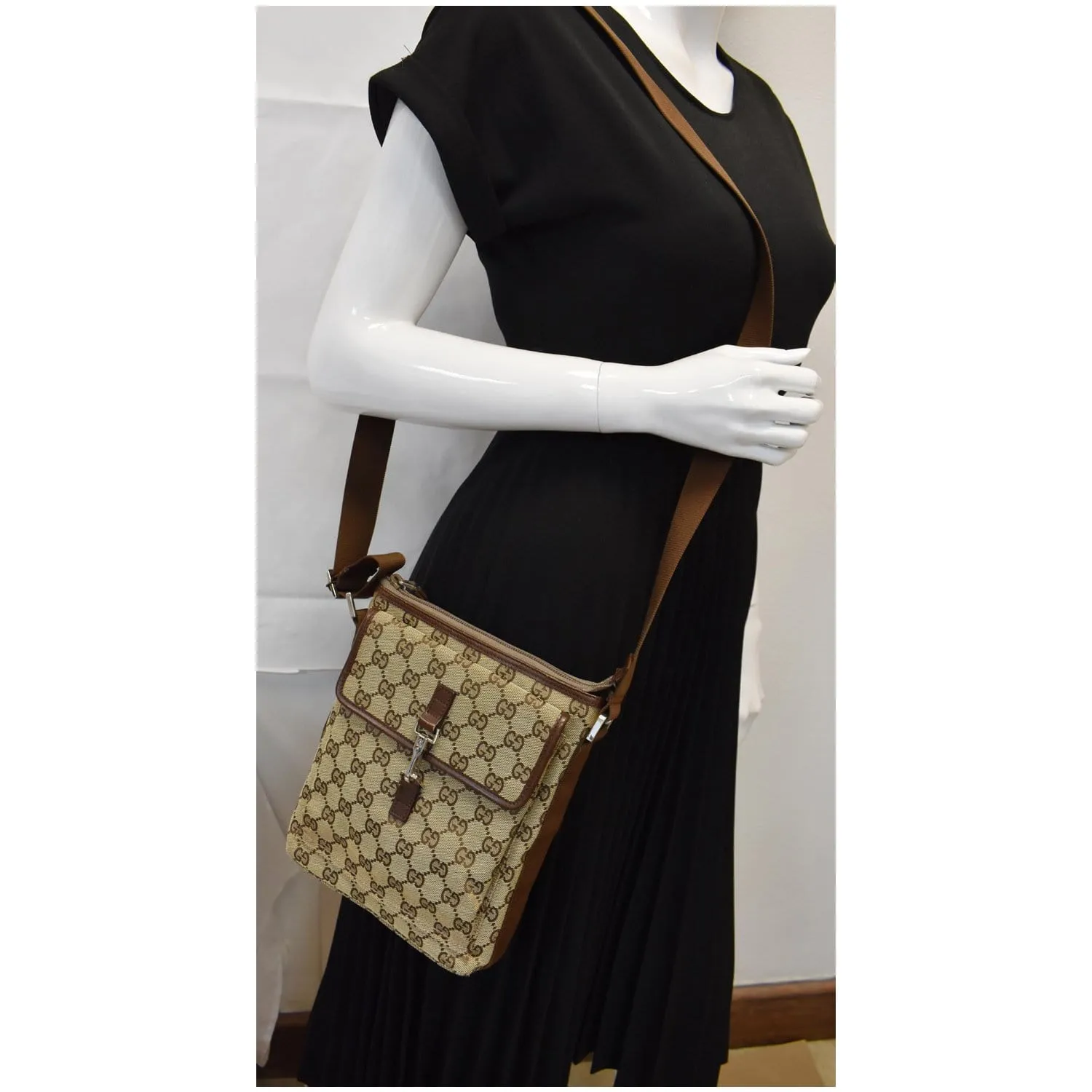GUCCI Monogram Canvas Small Messenger Bag Brown 92646
