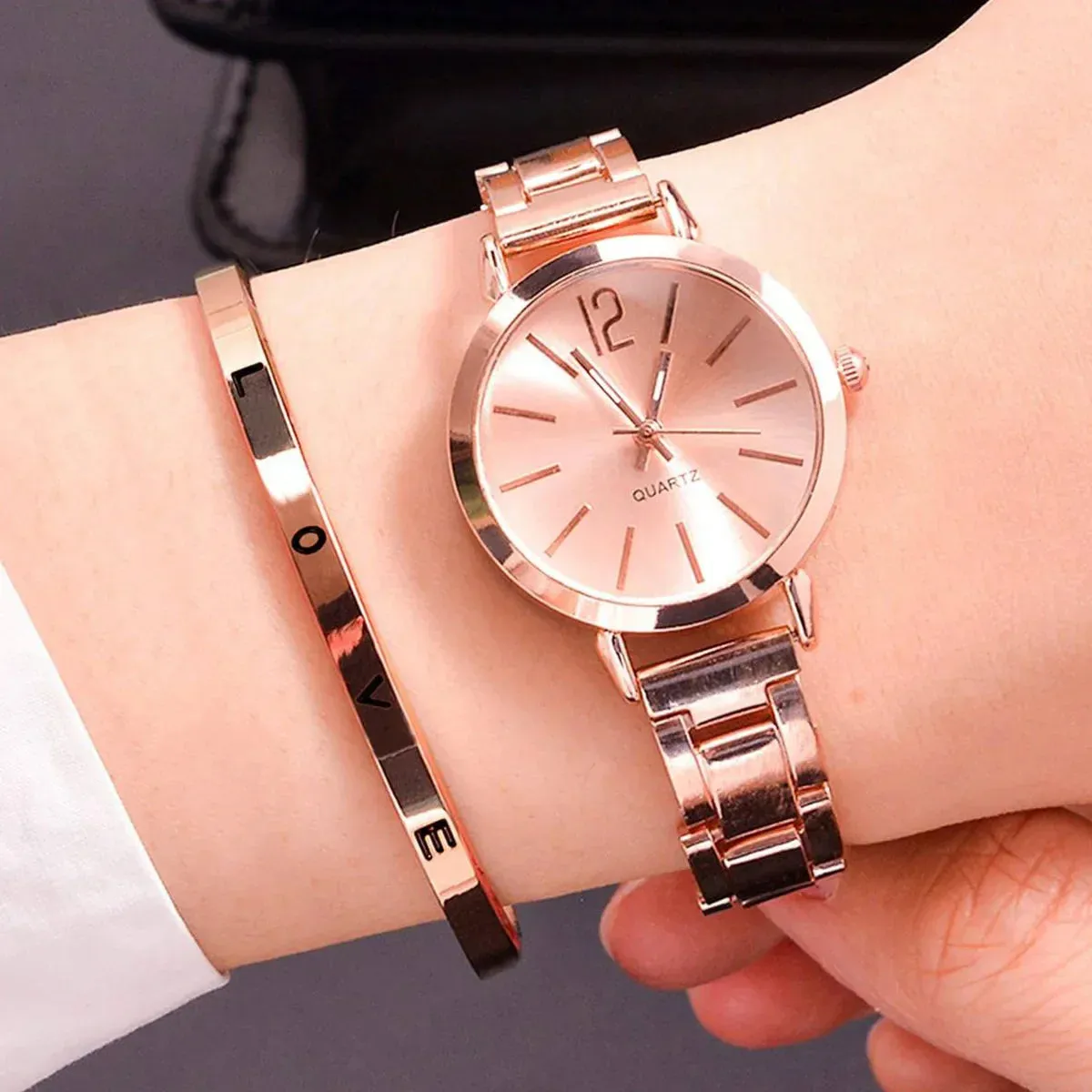 Hailey | Fashionable set with simple dial
