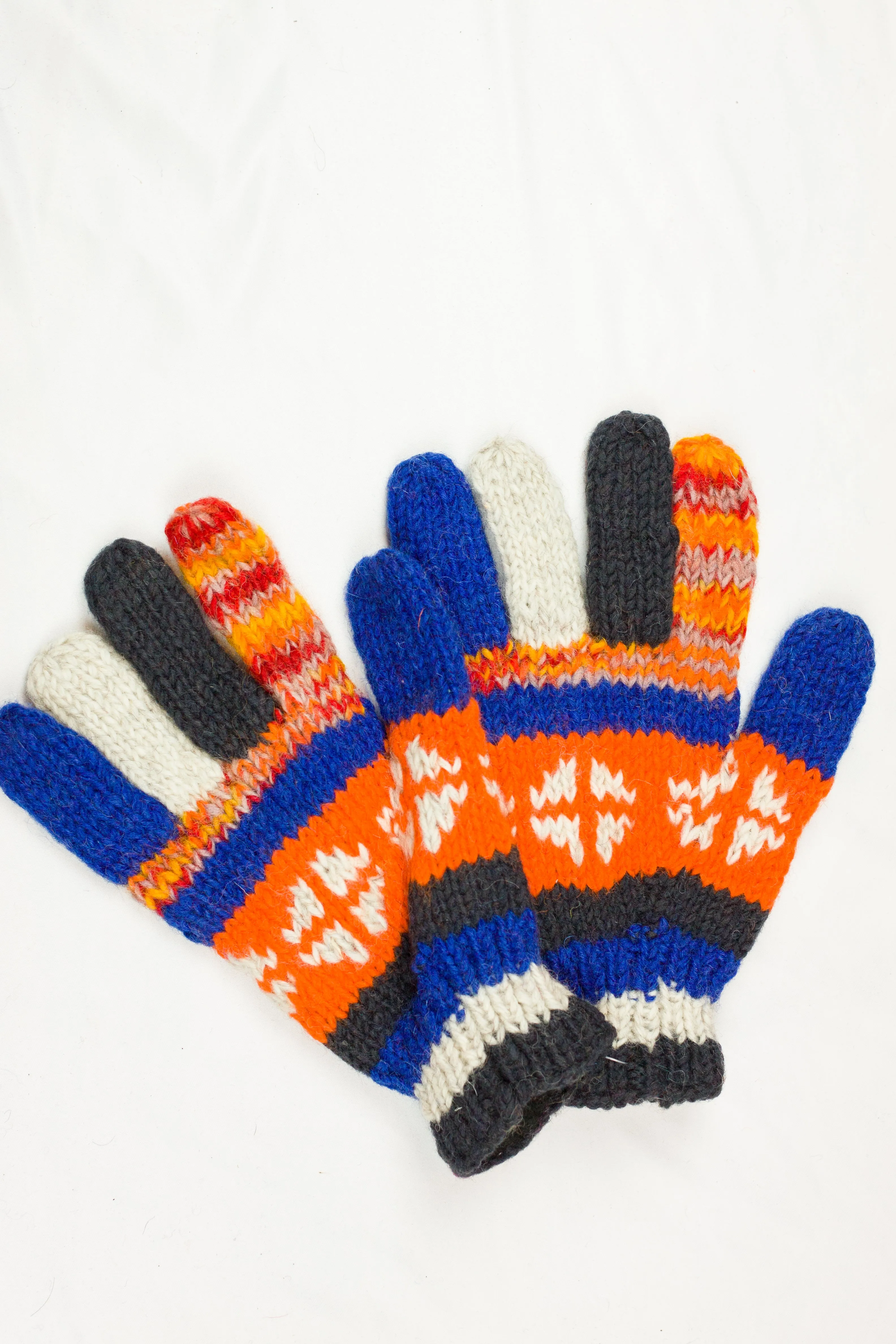 Hand knitted woolen gloves with soft inner fleece liner - unisex