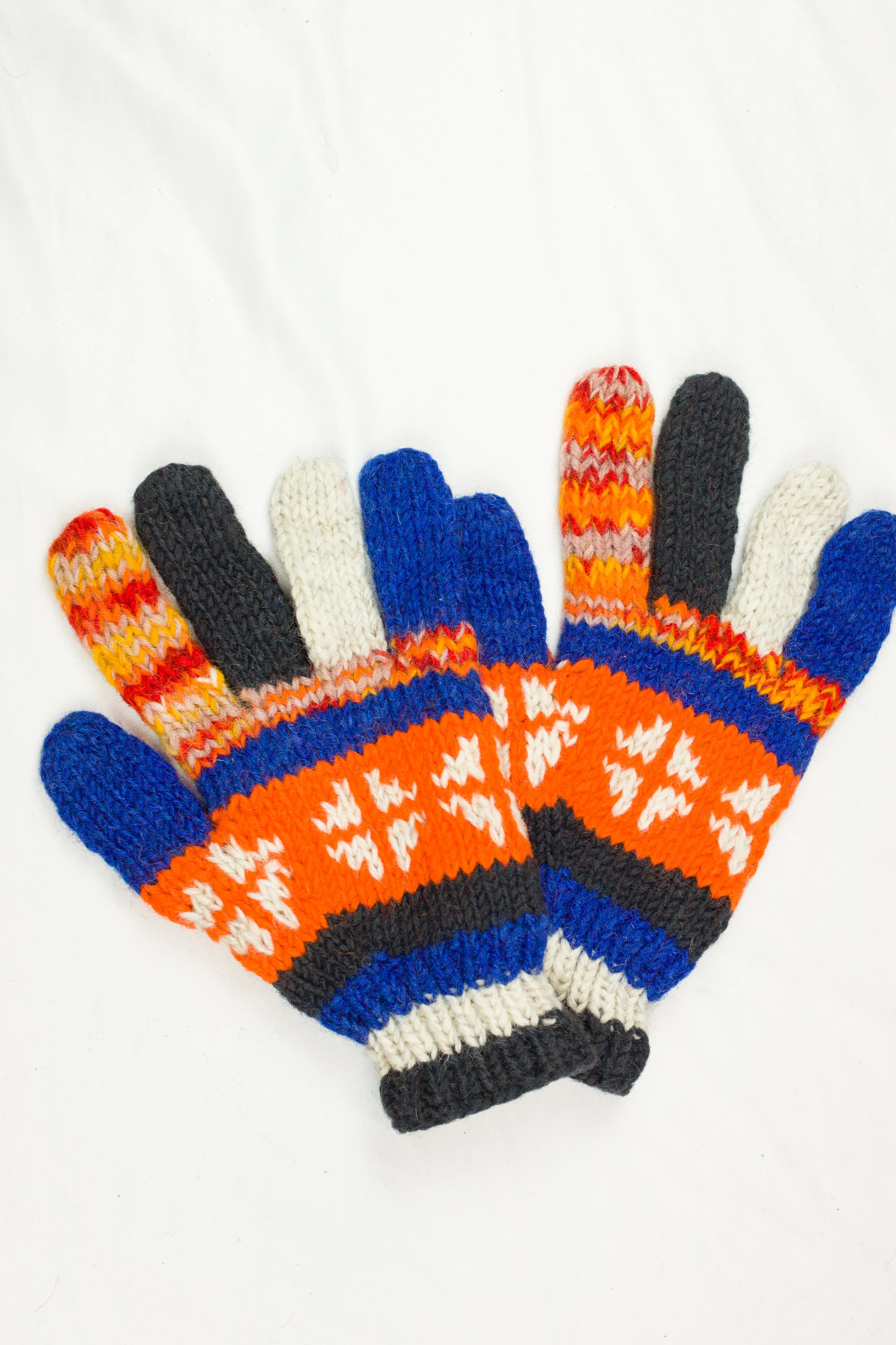 Hand knitted woolen gloves with soft inner fleece liner - unisex