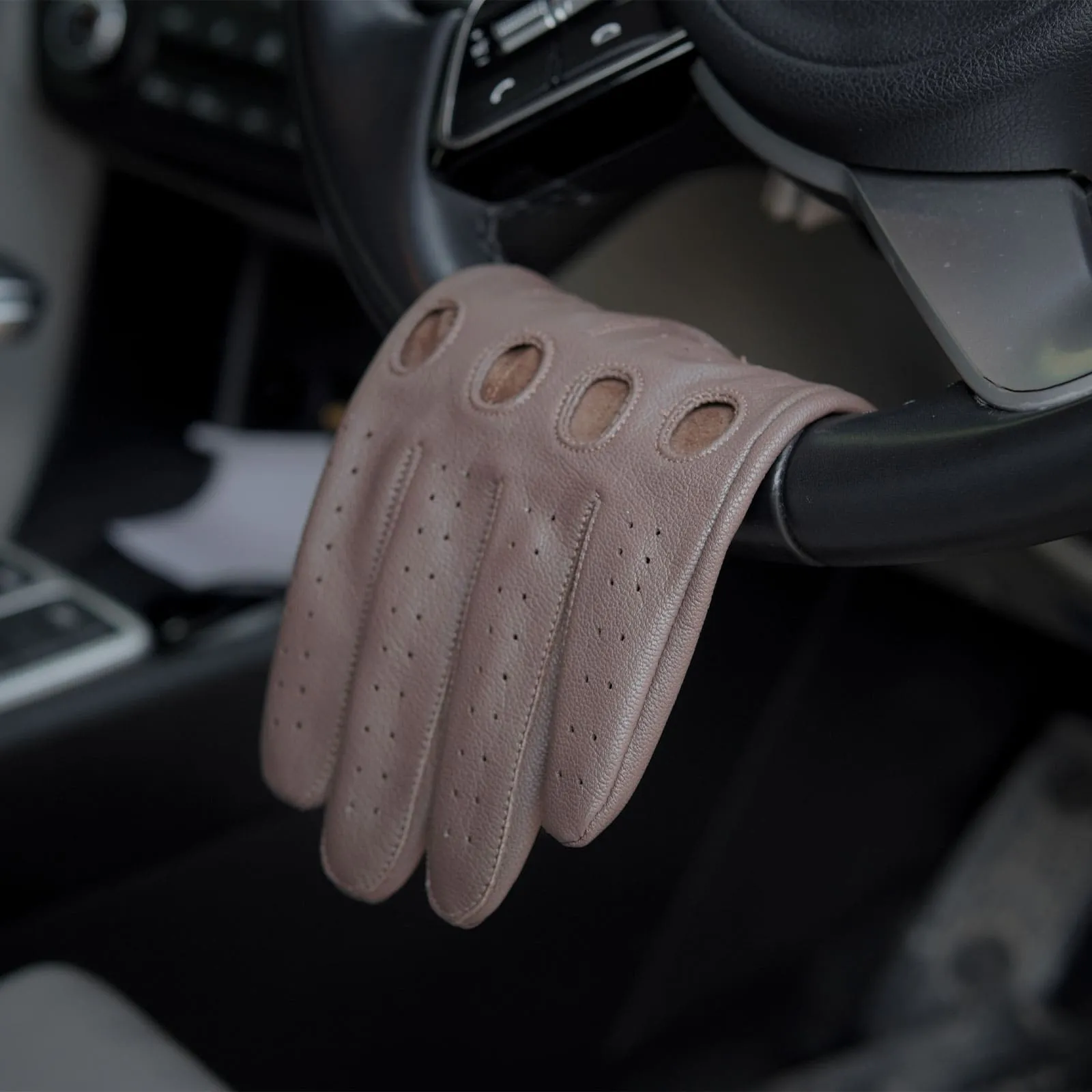 Leatherick Men's Tan Brown Classic Genuine Leather Driving Gloves