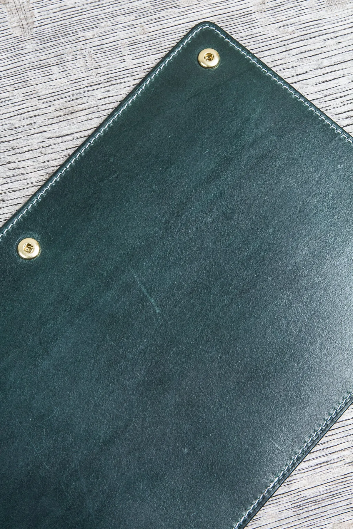 Lone Wolf Leather Messenger Bag Tärnsjö Veg Tanned Green Leather