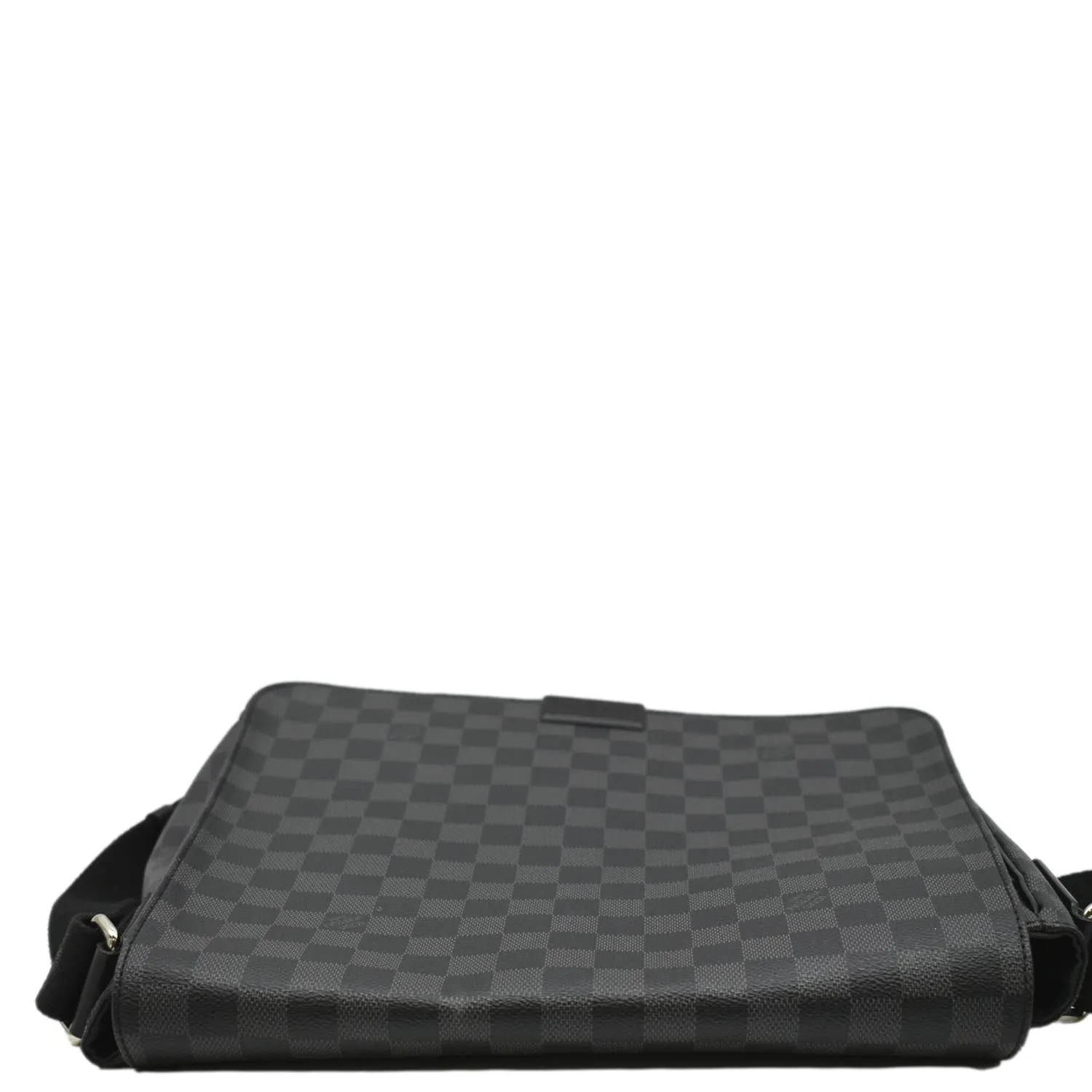 LOUIS VUITTON District MM Damier Graphite Messenger Bag Black