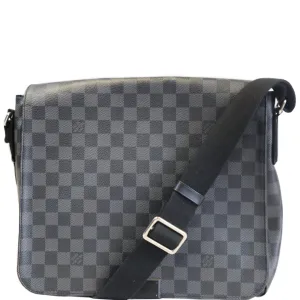 LOUIS VUITTON District MM Damier Graphite Messenger Bag Black