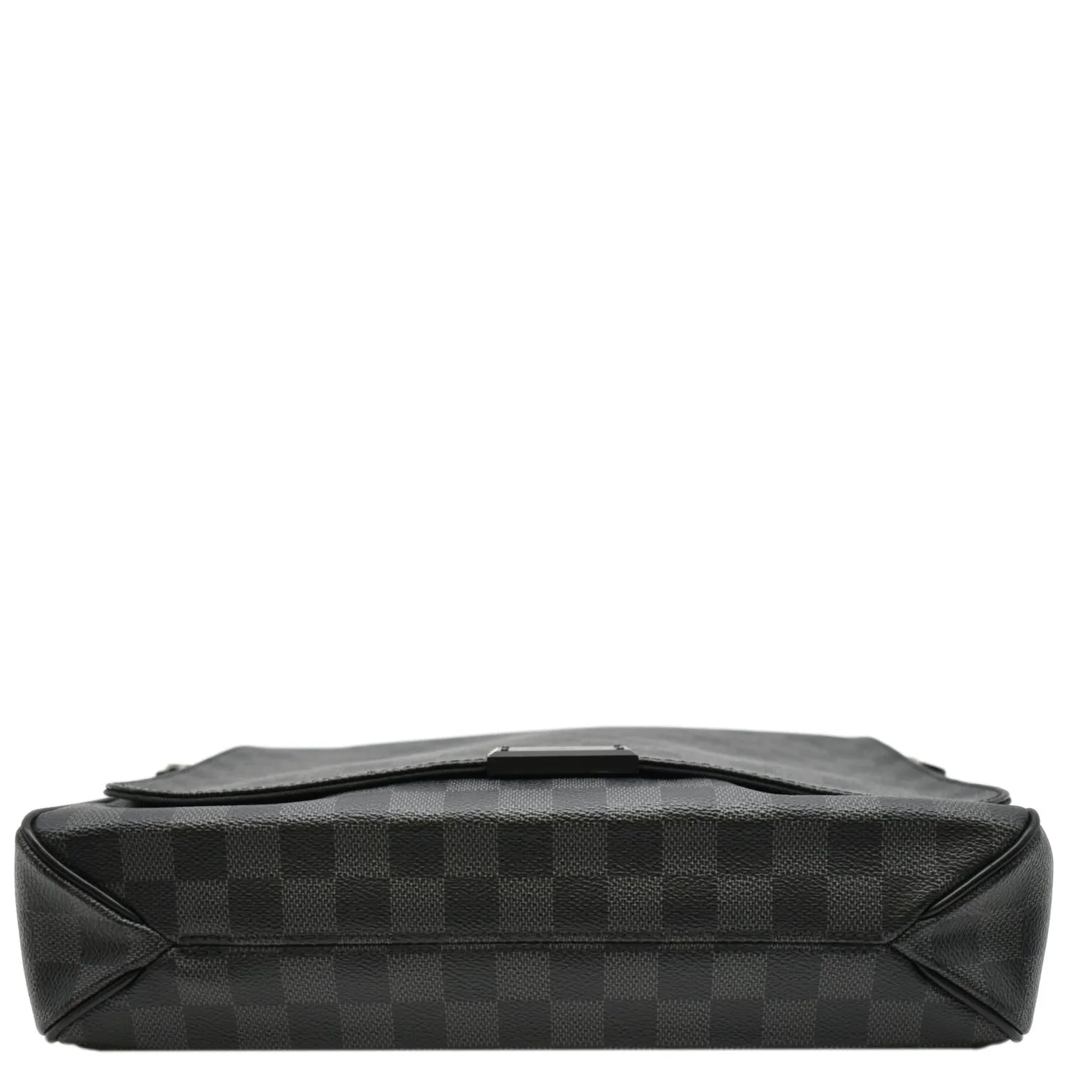 LOUIS VUITTON District MM Damier Graphite Messenger Bag Black