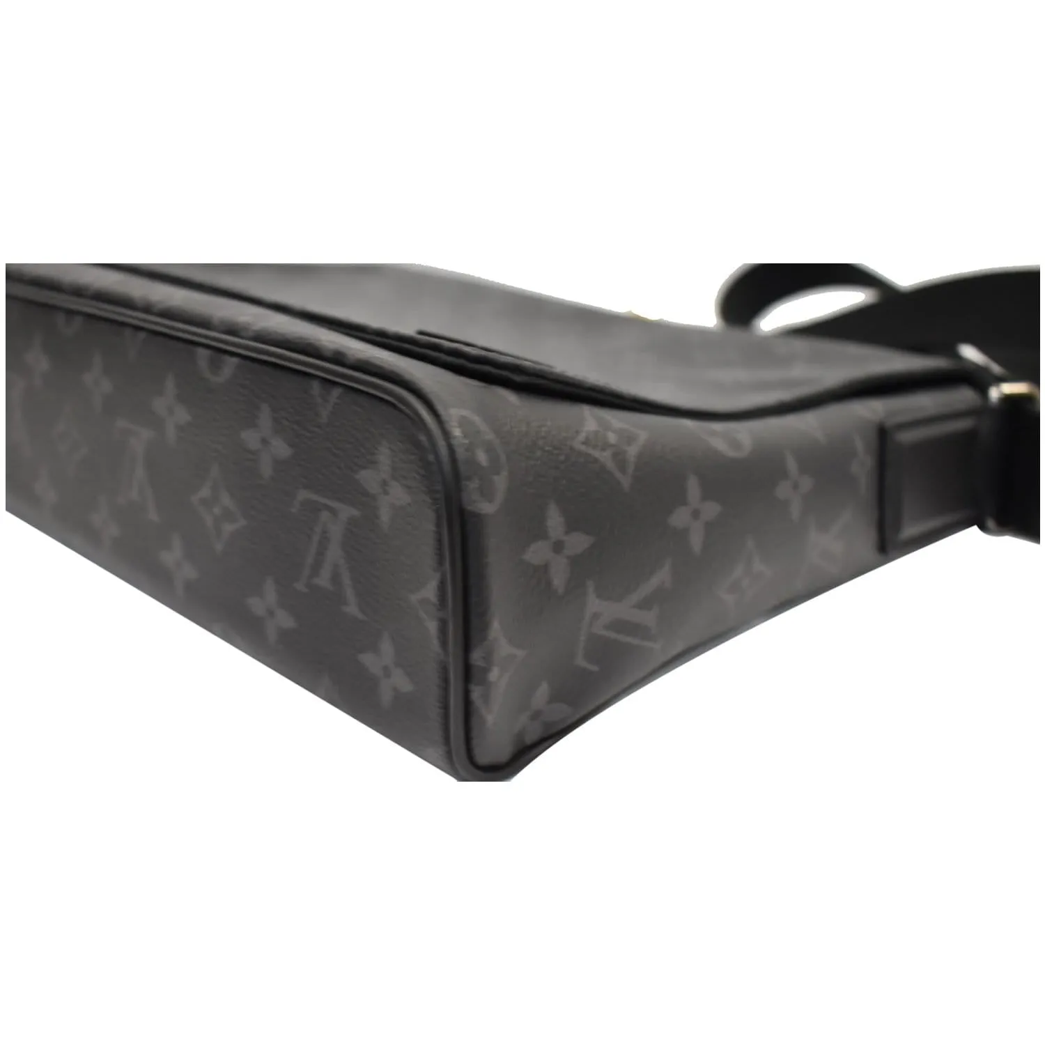 LOUIS VUITTON District MM Monogram Eclipse Messenger Bag Black