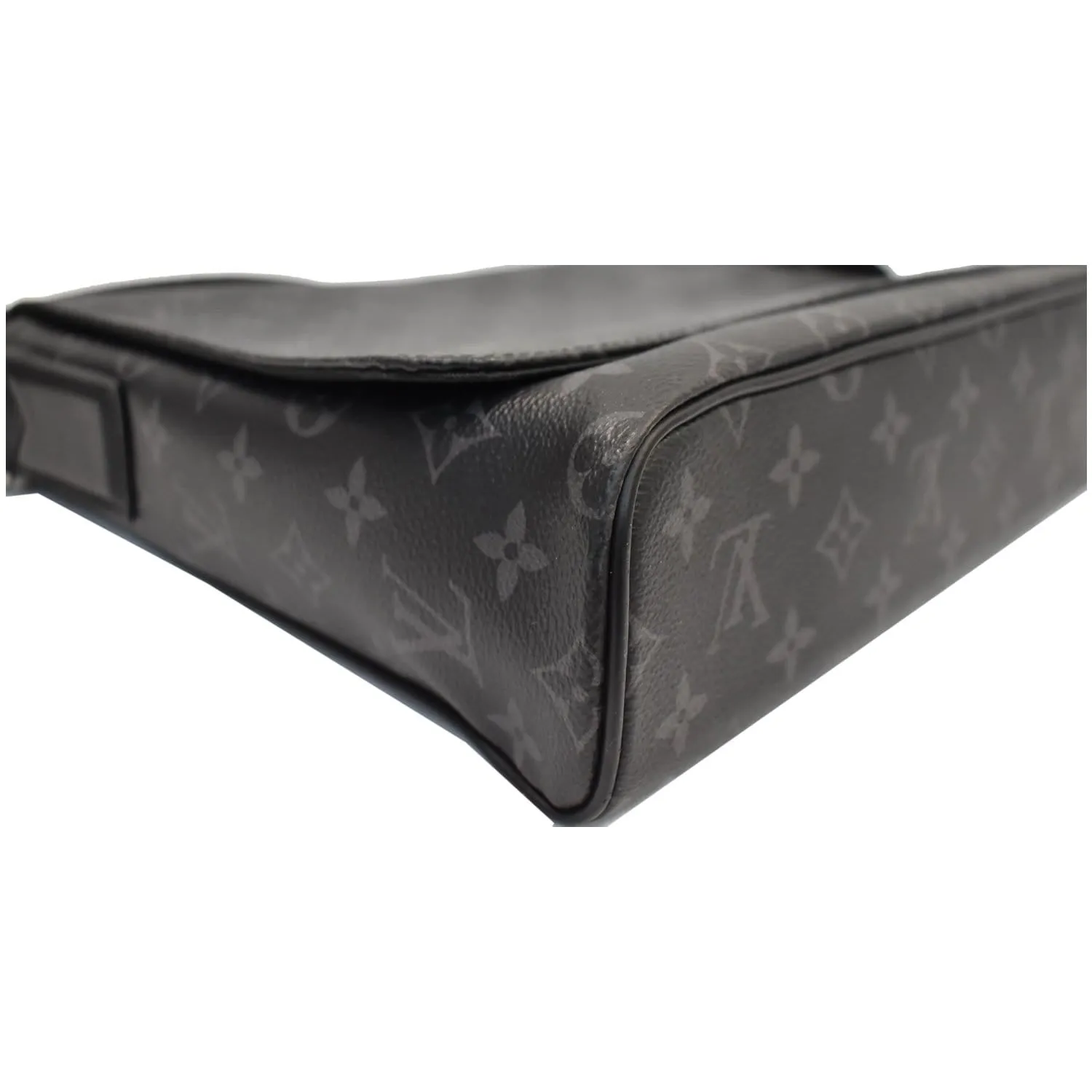 LOUIS VUITTON District MM Monogram Eclipse Messenger Bag Black