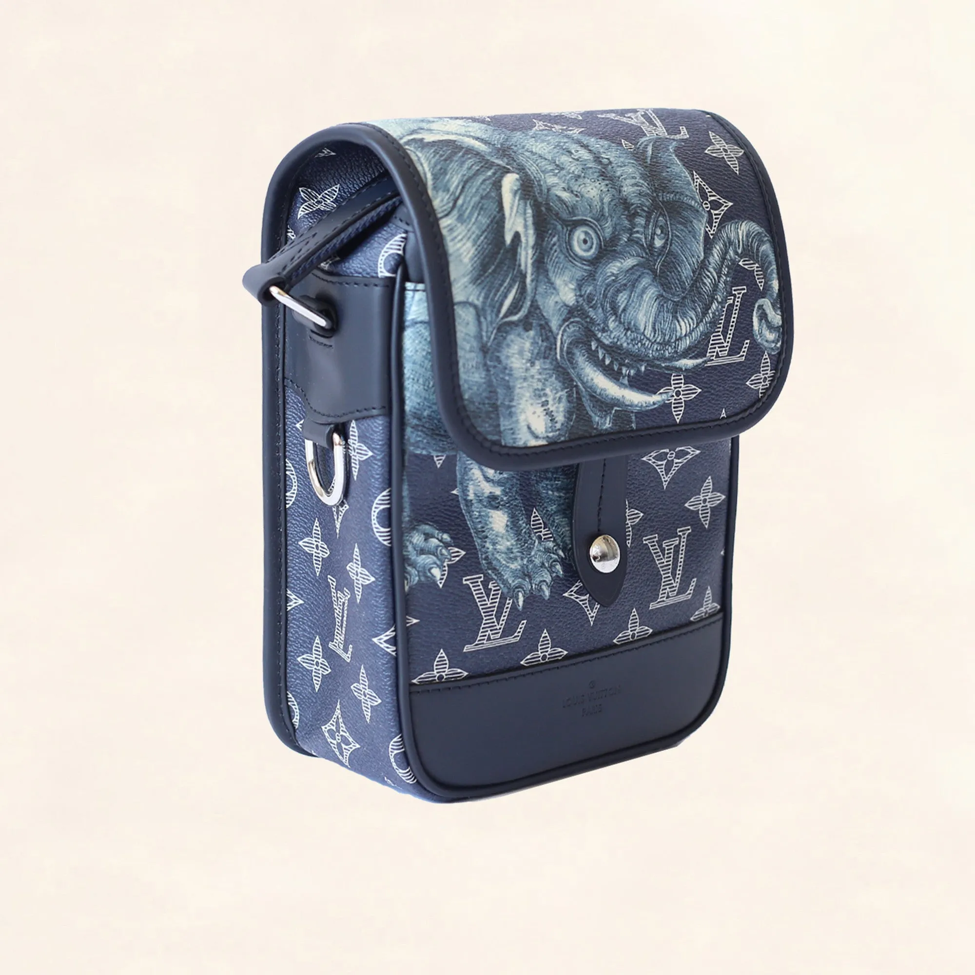 Louis Vuitton | Savane Monogram Chapman Messenger | BB