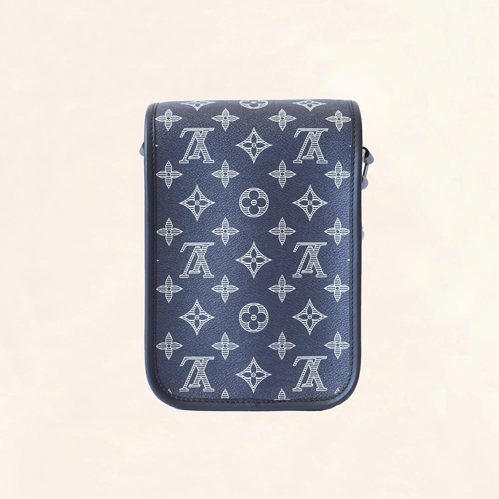 Louis Vuitton | Savane Monogram Chapman Messenger | BB