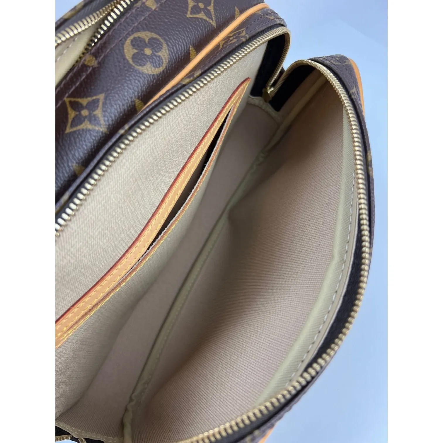 LOUIS VUITTON Reporter PM Monogram Shoulder Crossbody Bag