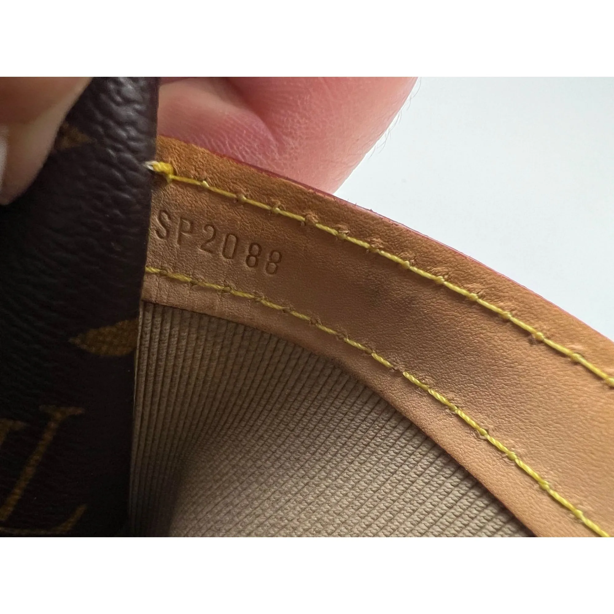 LOUIS VUITTON Reporter PM Monogram Shoulder Crossbody Bag