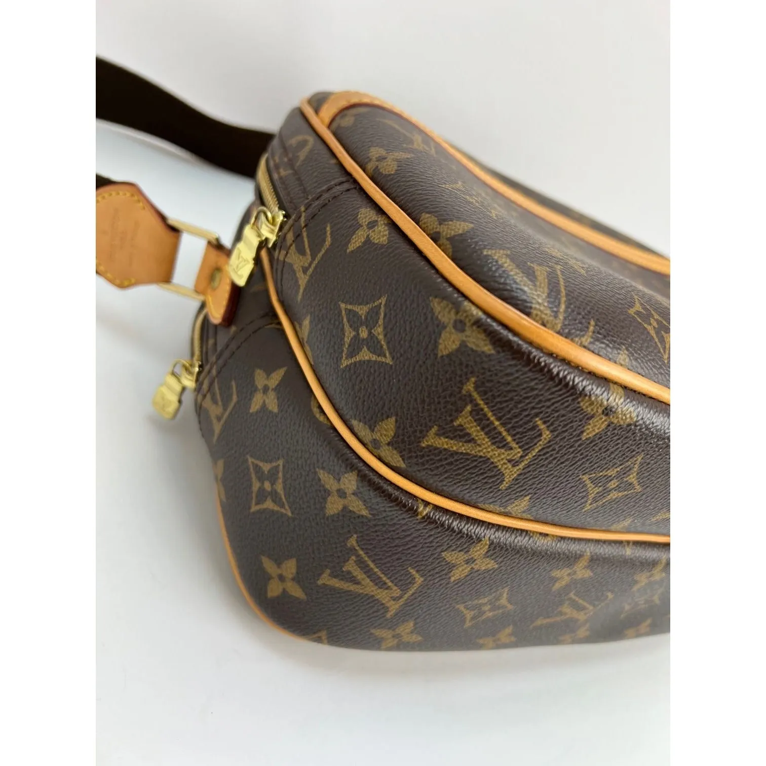 LOUIS VUITTON Reporter PM Monogram Shoulder Crossbody Bag