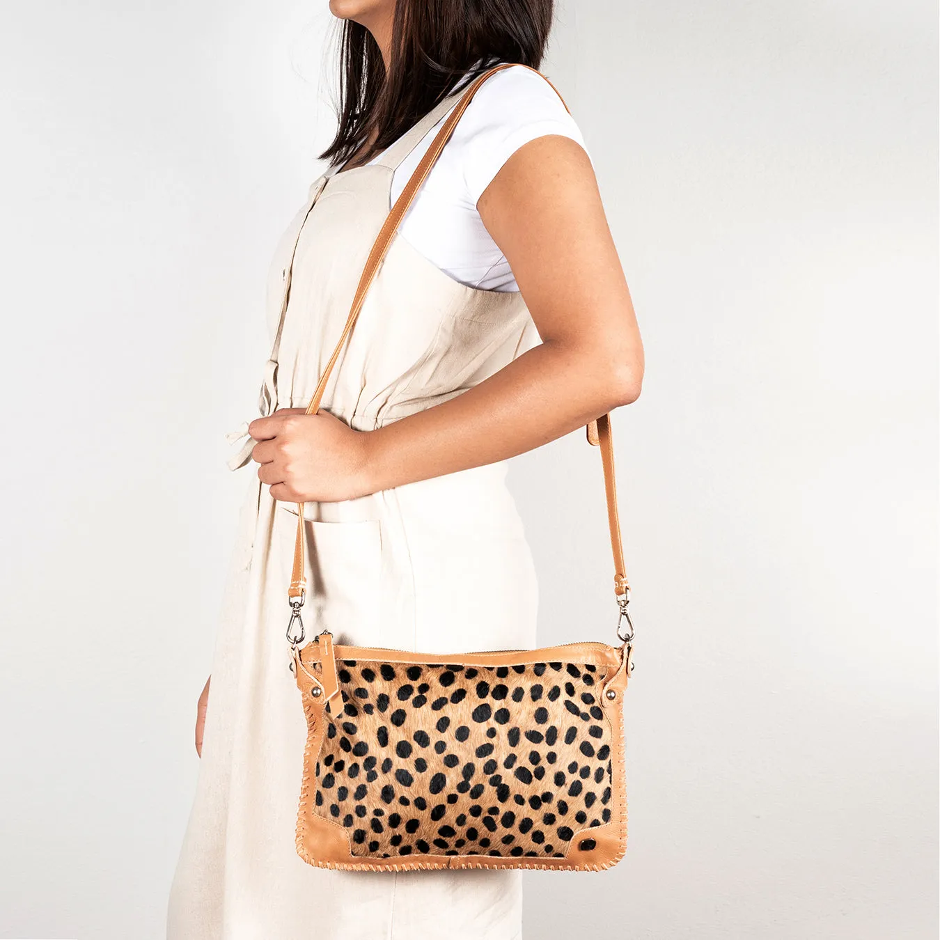 Maduva : Ladies Leather Crossbody Handbag in Spotted Print and Tan Vintage
