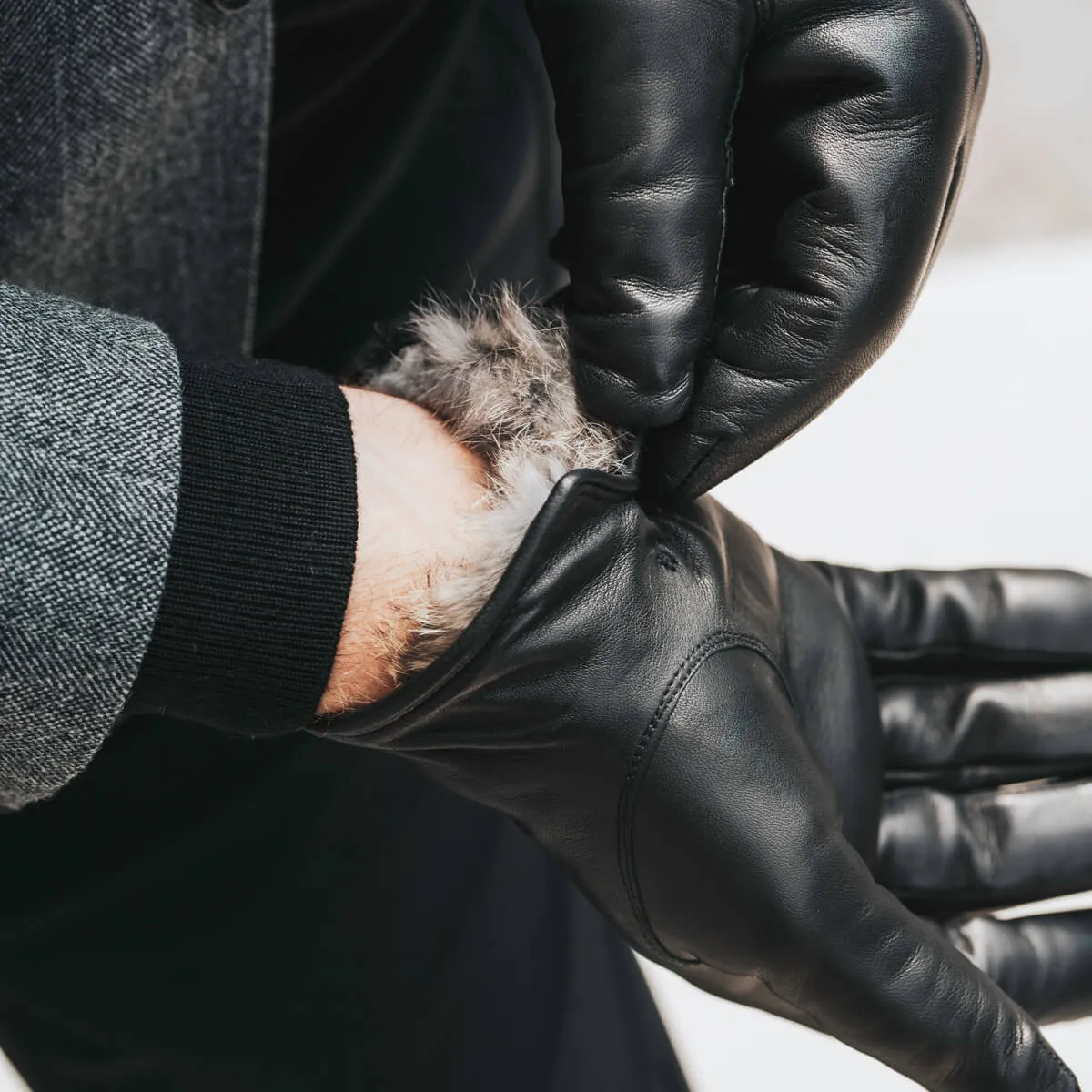 Marco (black) - Italian lambskin leather gloves with brown rabbit fur lining