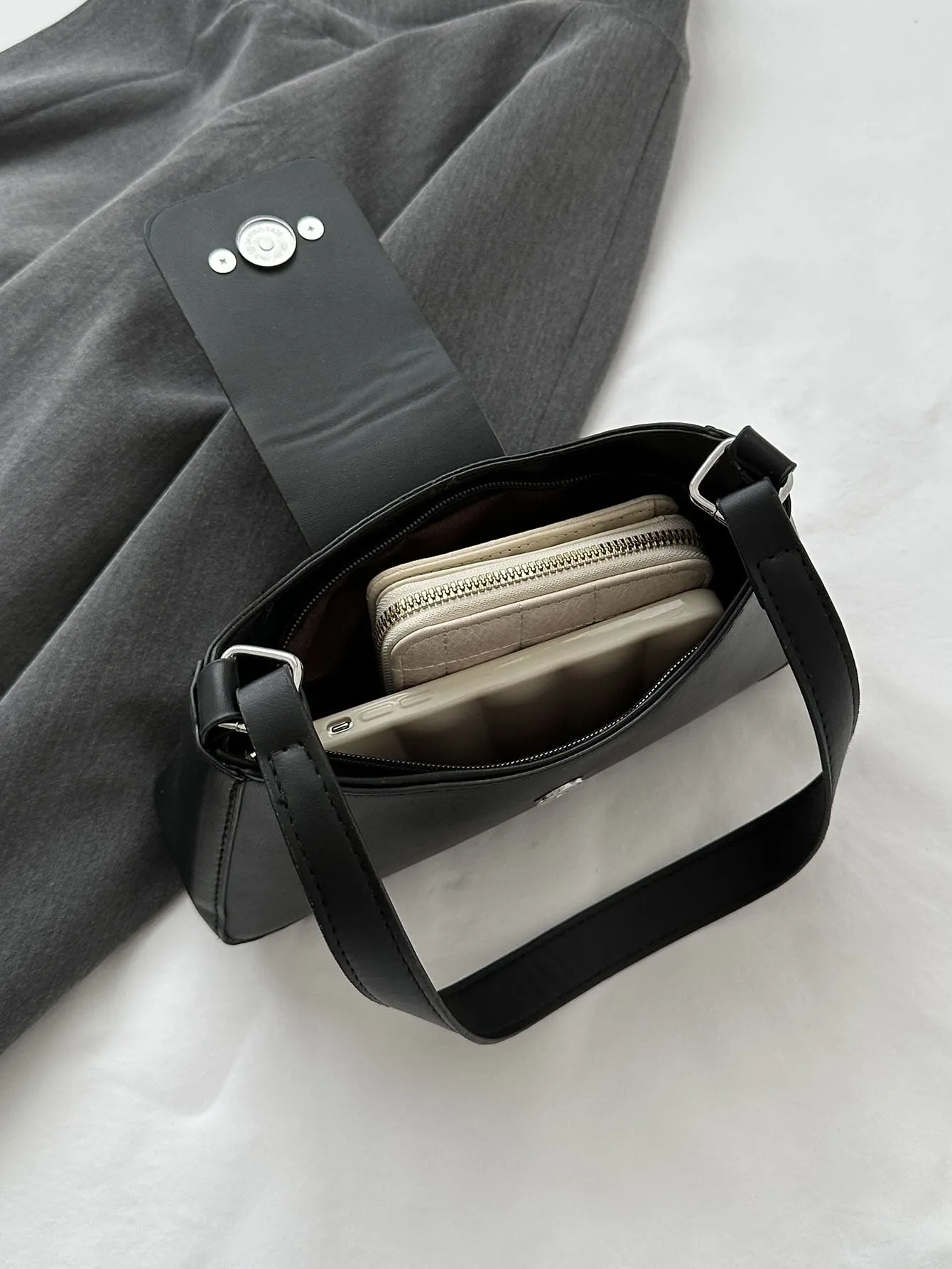 Metal Decor Stylish Shoulder Bag - Black- FD ⚡