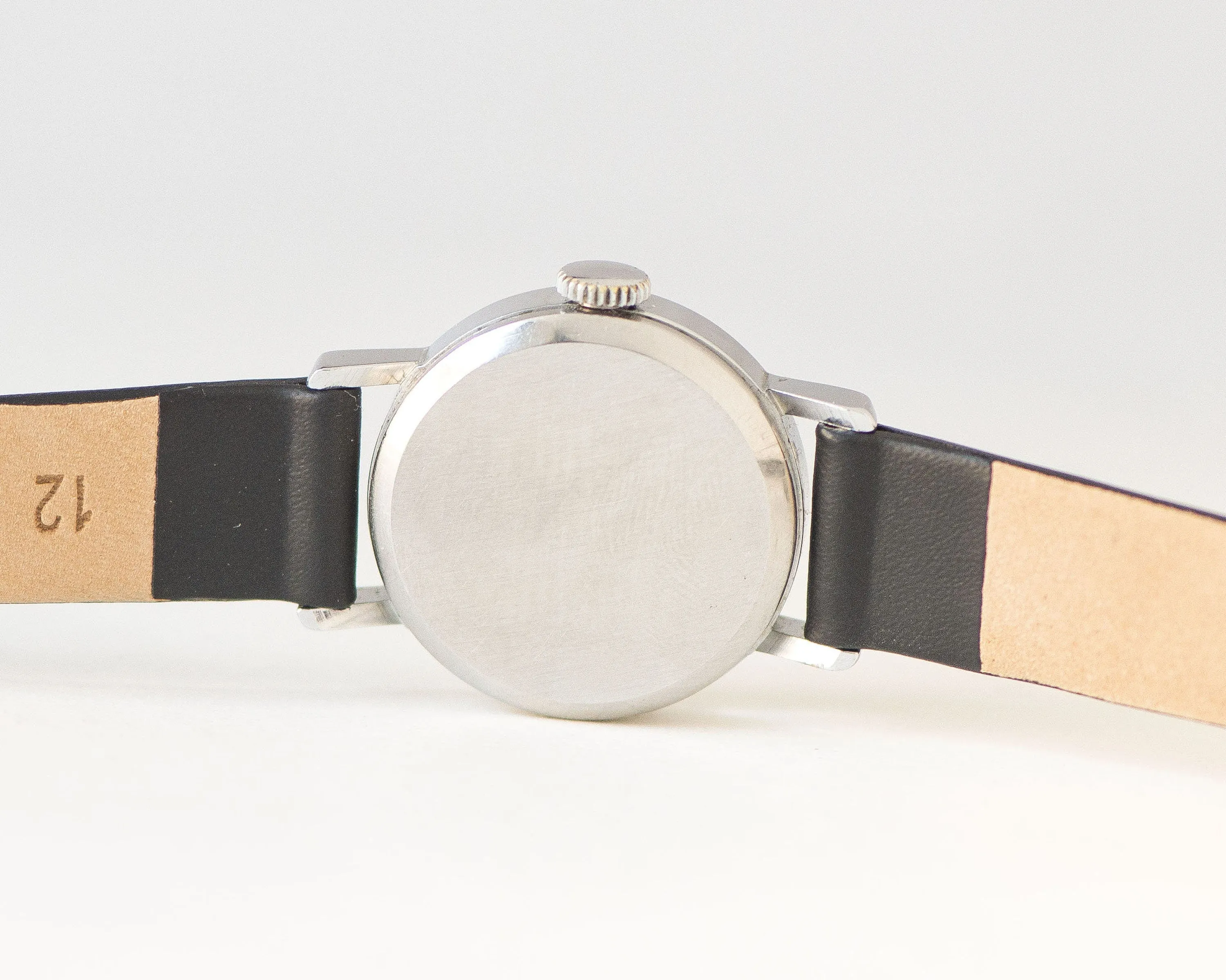 Mint condition women watch minimalist Ray, silver shade vintage lady wristwatch, classic women's watch retro gift, new genuine leather strap