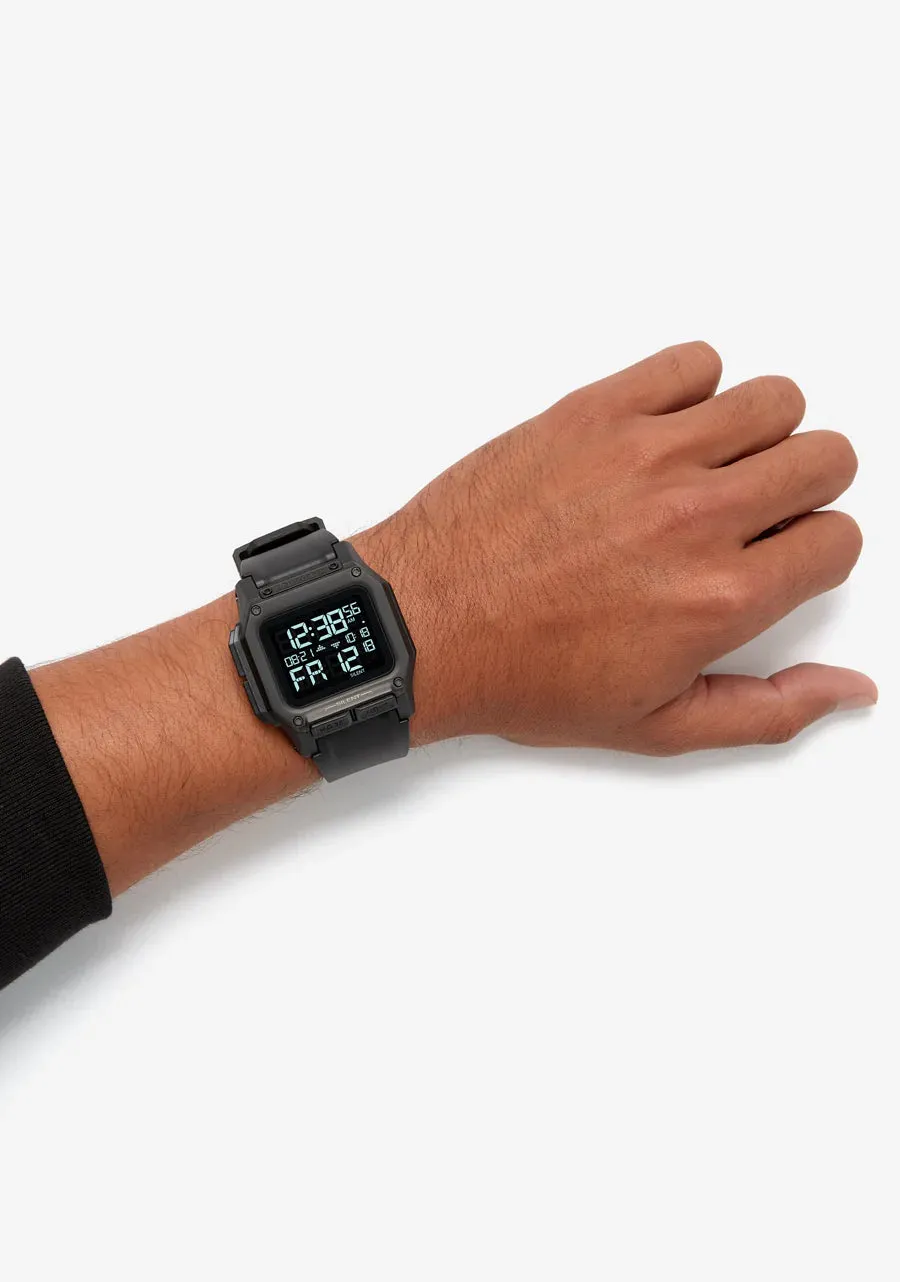 Nixon Regulus All Sand watch