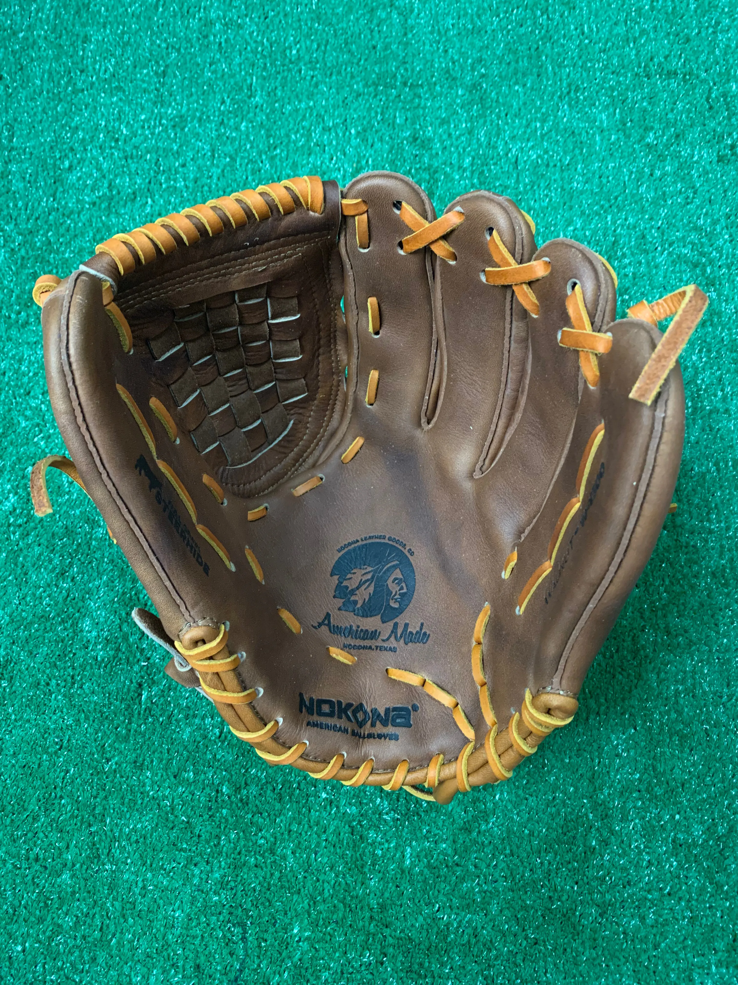 Nokona Walnut™ 13'' Classic Baseball/Softball Glove
