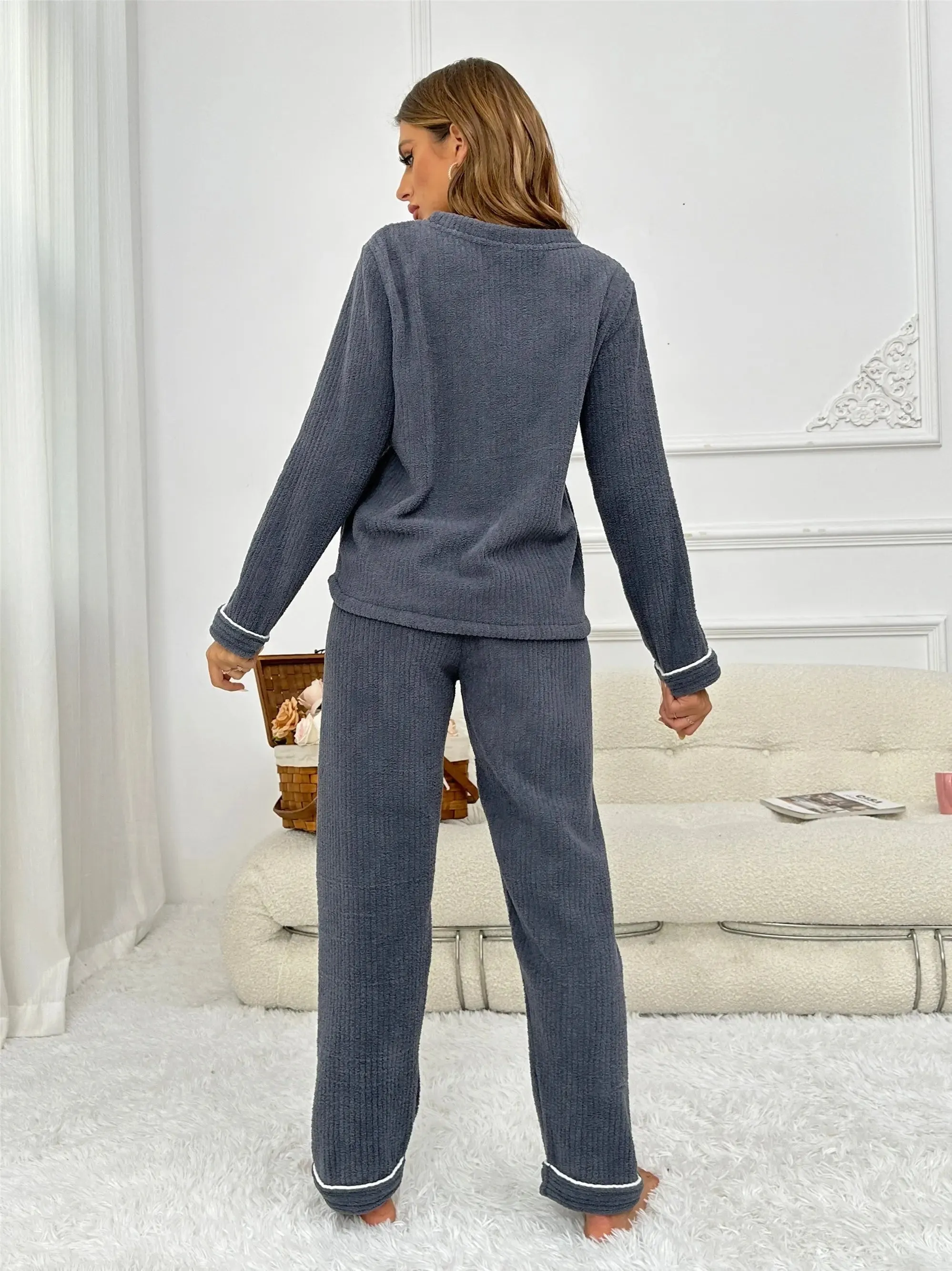 Octavia - Elegant Striped Woman's Pajama Set