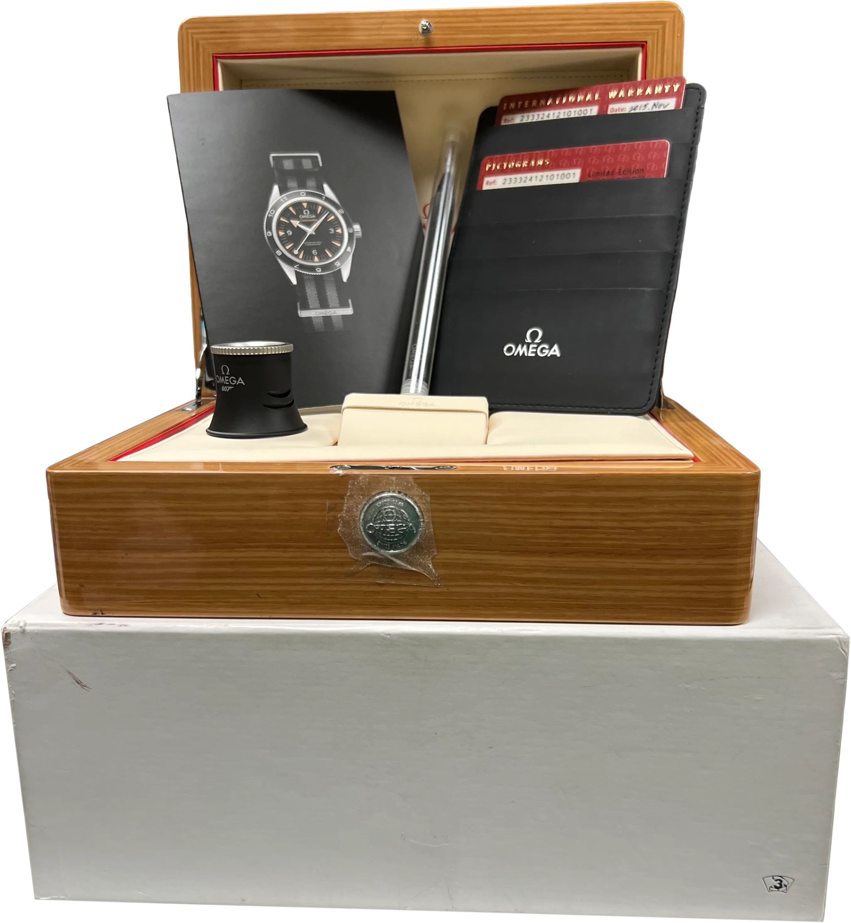 PAPERS Omega Seamaster 300 James Bond 007 41mm 233.32.41.21.01.001 Watch B P