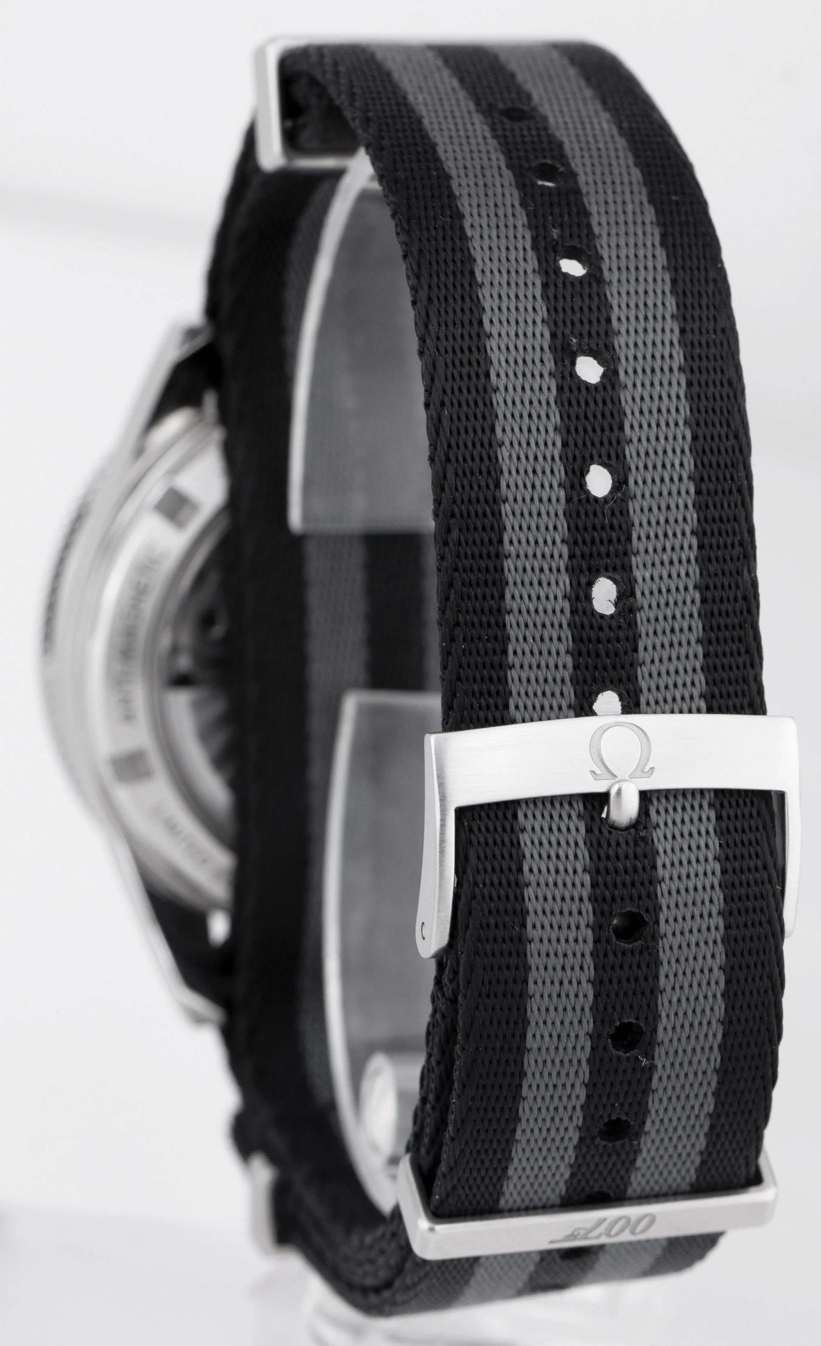 PAPERS Omega Seamaster 300 James Bond 007 41mm 233.32.41.21.01.001 Watch B P