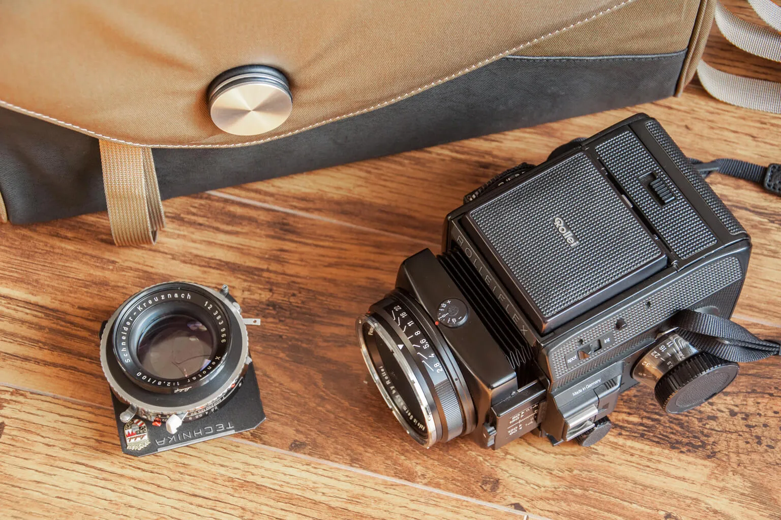 PHOTOGRAPHER MESSENGER - toffee