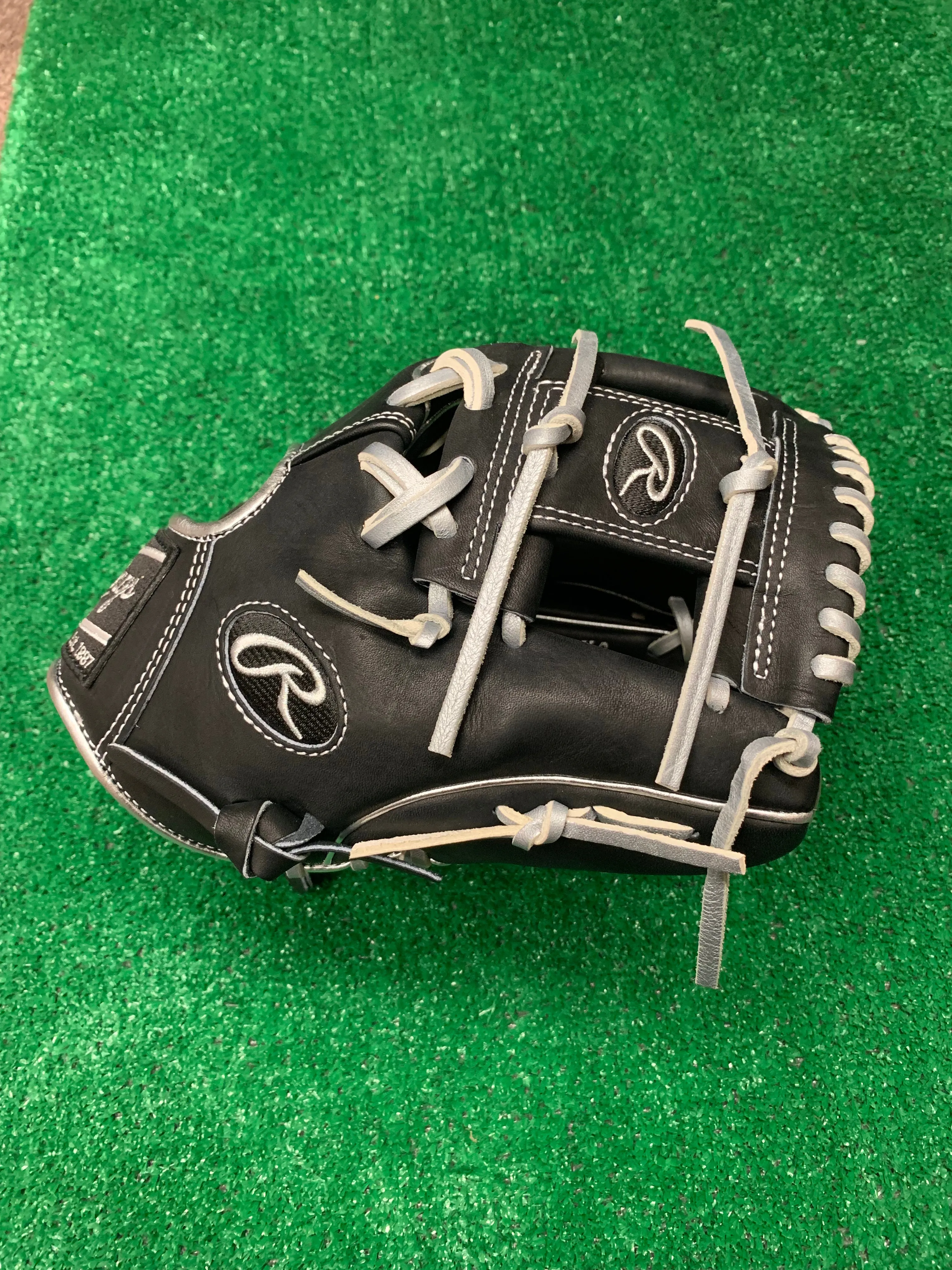 Rawlings Heart of the Hide 11.5" Custom Built Baseball Glove