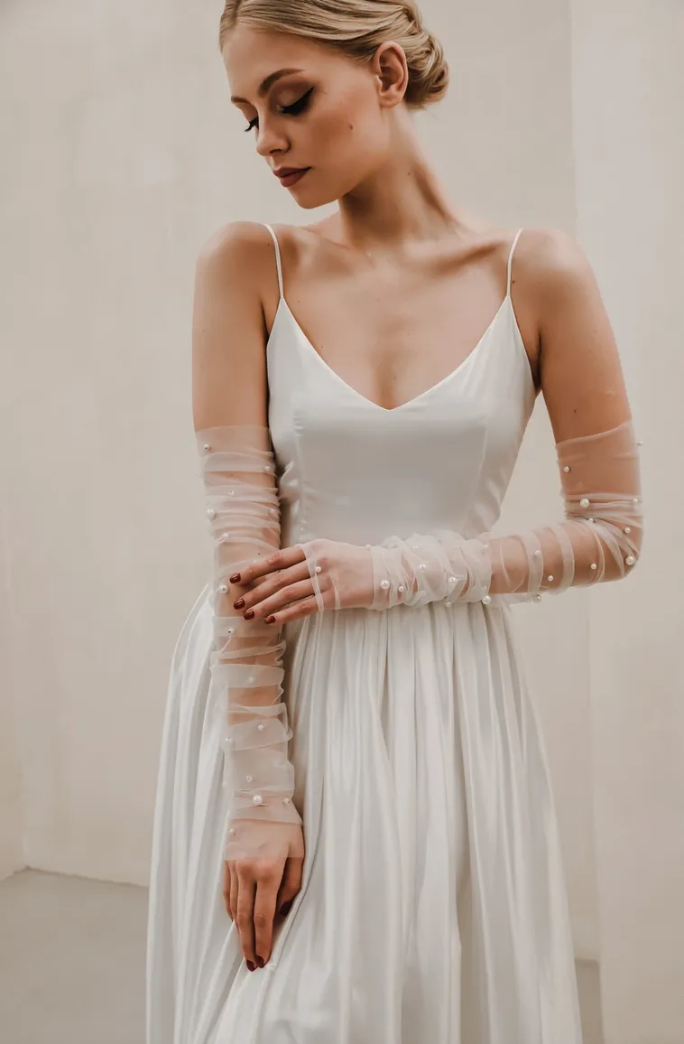 Ruched Pearl Gloves