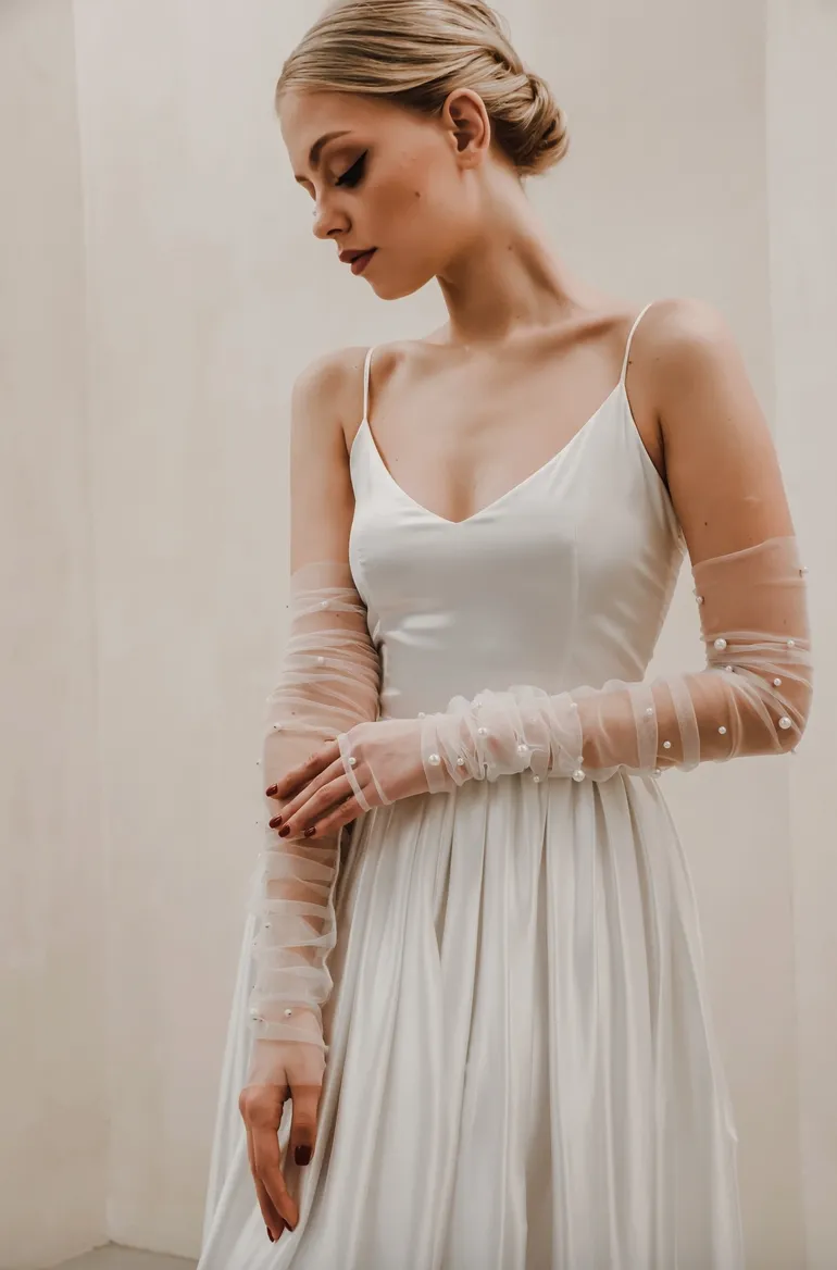 Ruched Pearl Gloves