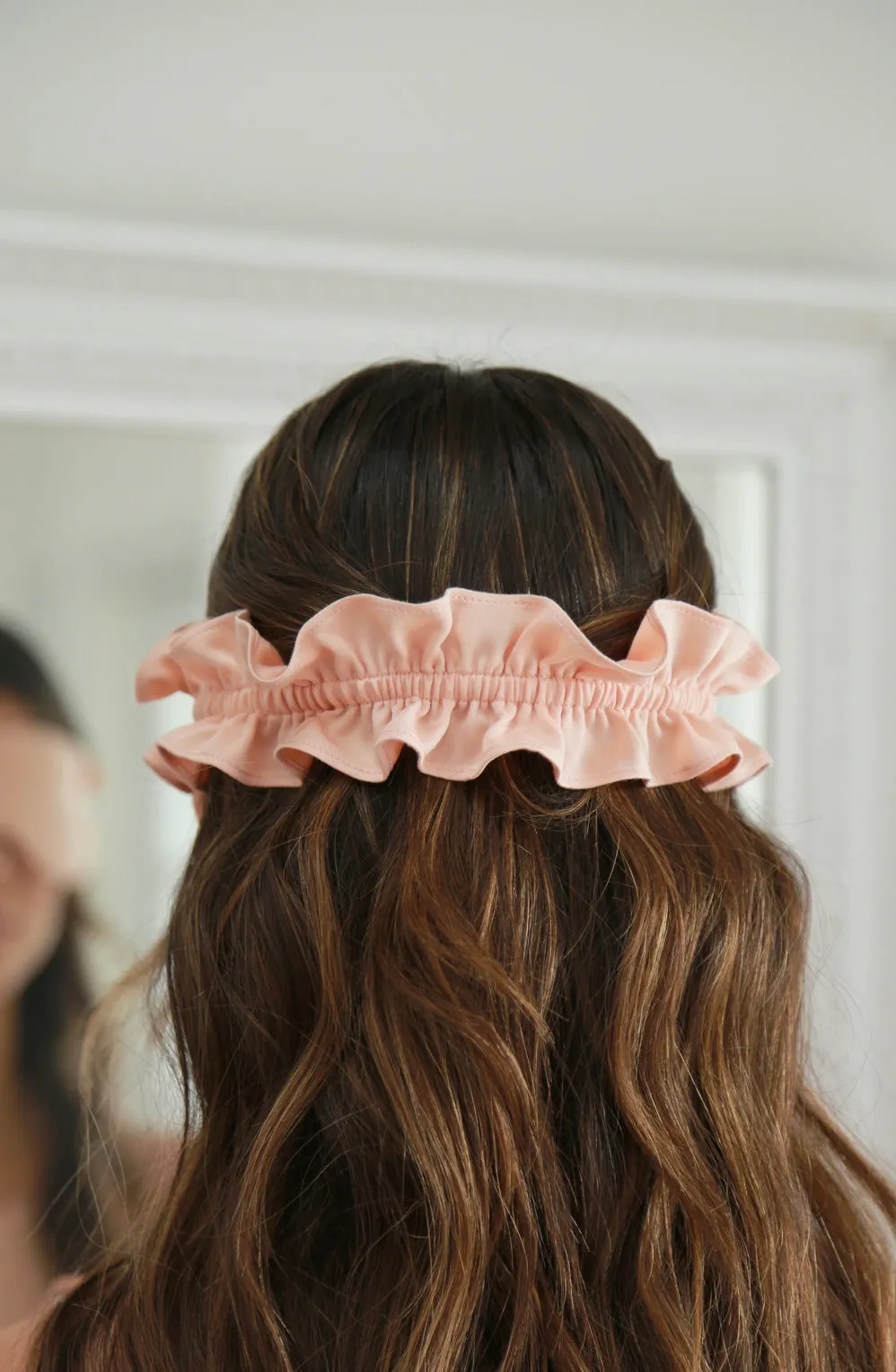 RUFFLE SLEEP MASK