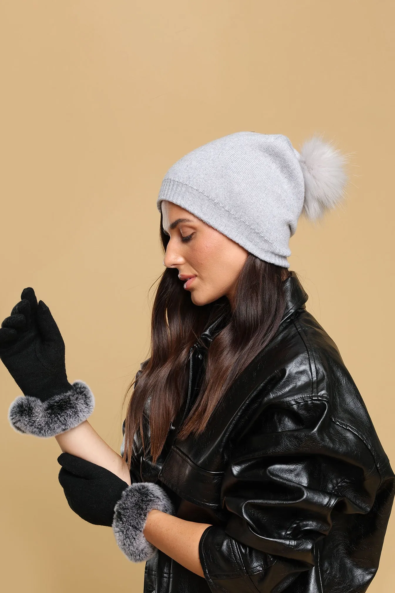 Sally Gloves in Black