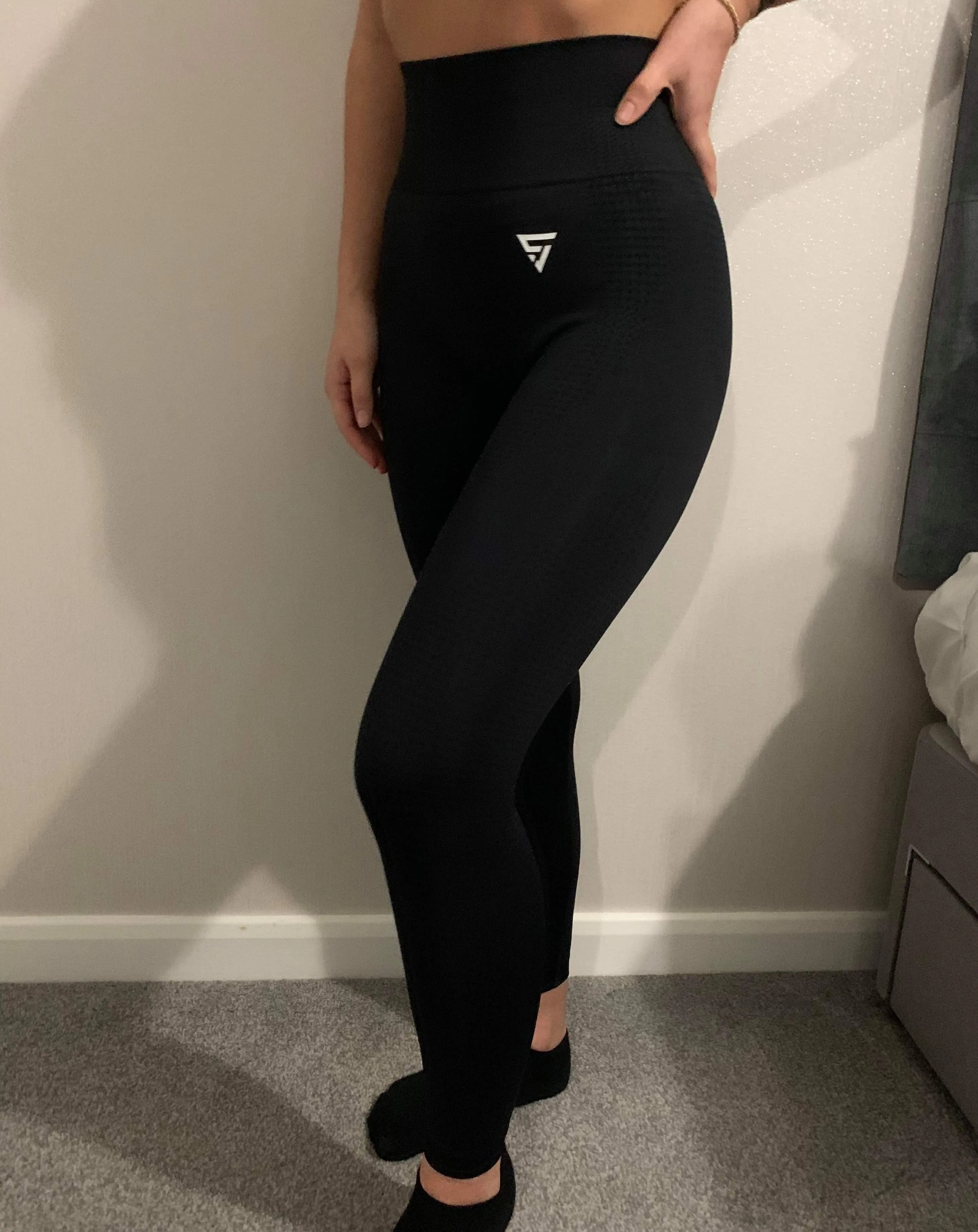 SHARPFIT WOMEN'S JET BLACK LEGGINGS