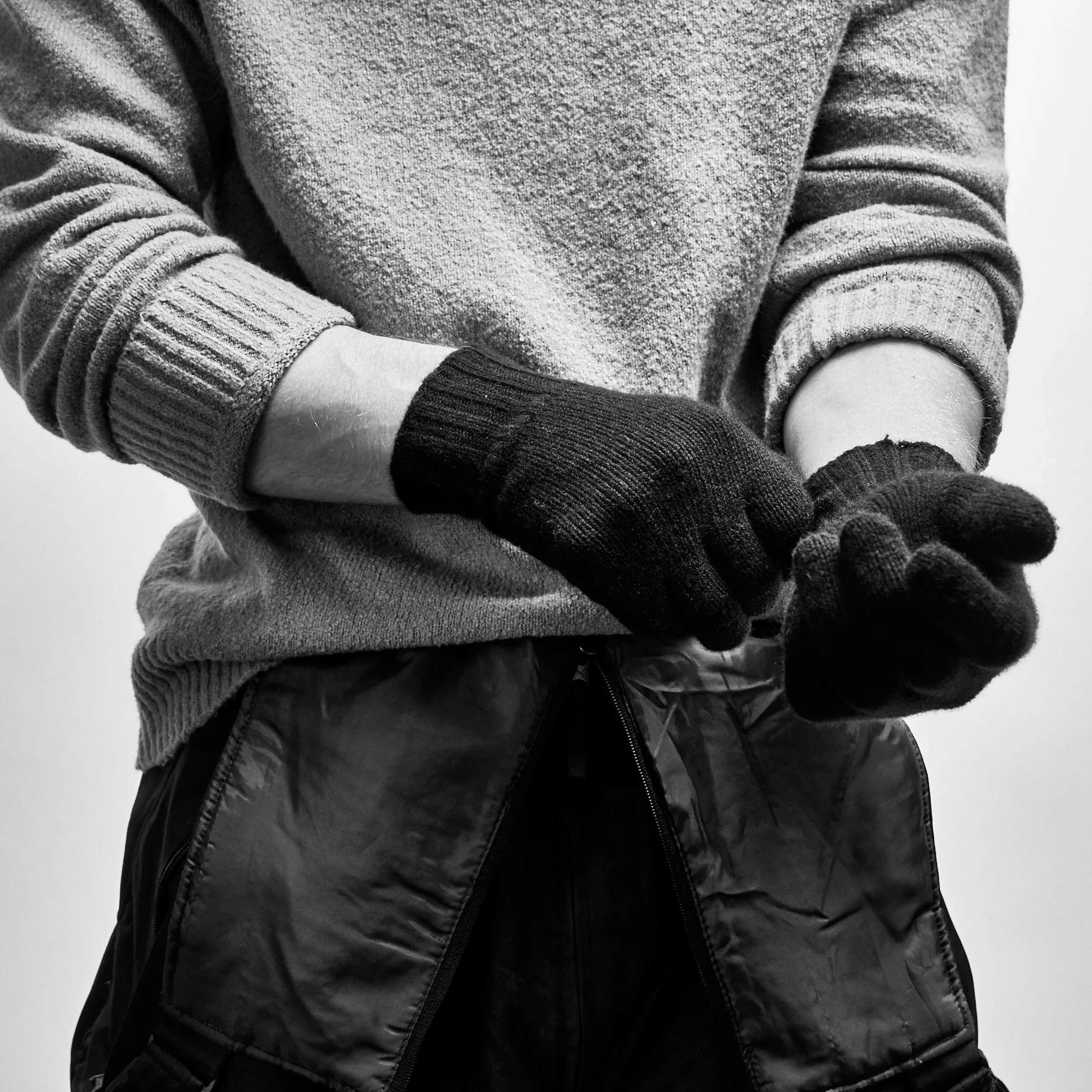 Solid Cashmere Gloves - Black