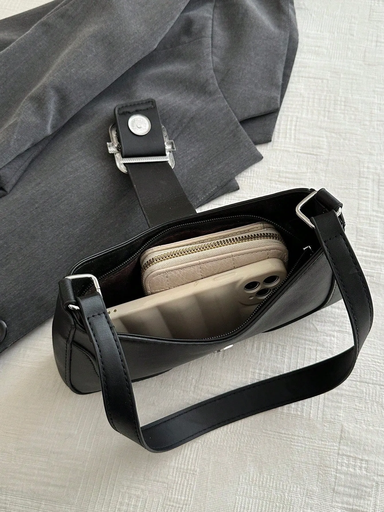 Solid Color Retro Armpit Shoulder Bag - Black