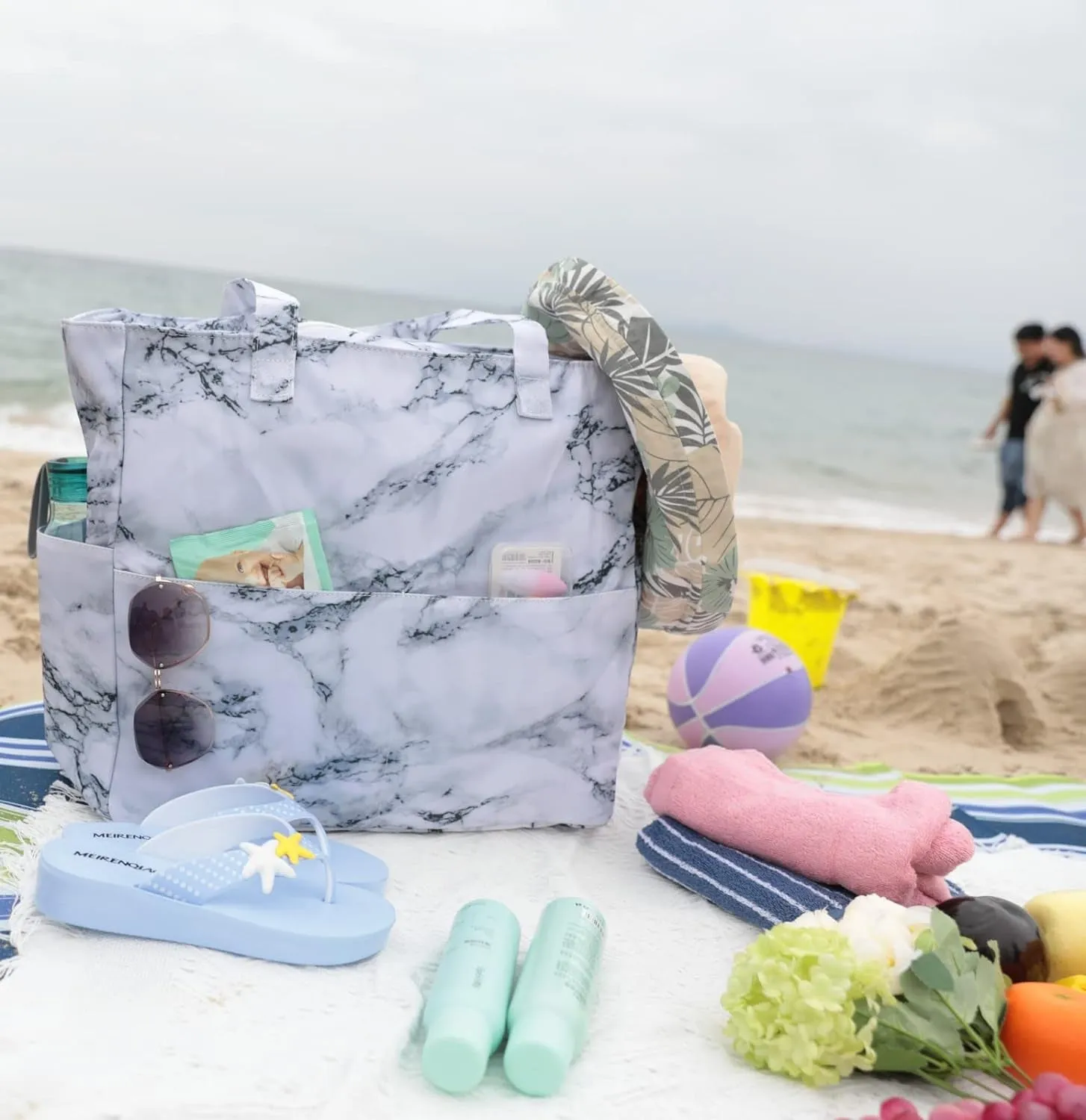 Swim, Tote, and Stay Dry: The Ultimate Beach Escape Bag for Aquatic Adventures!