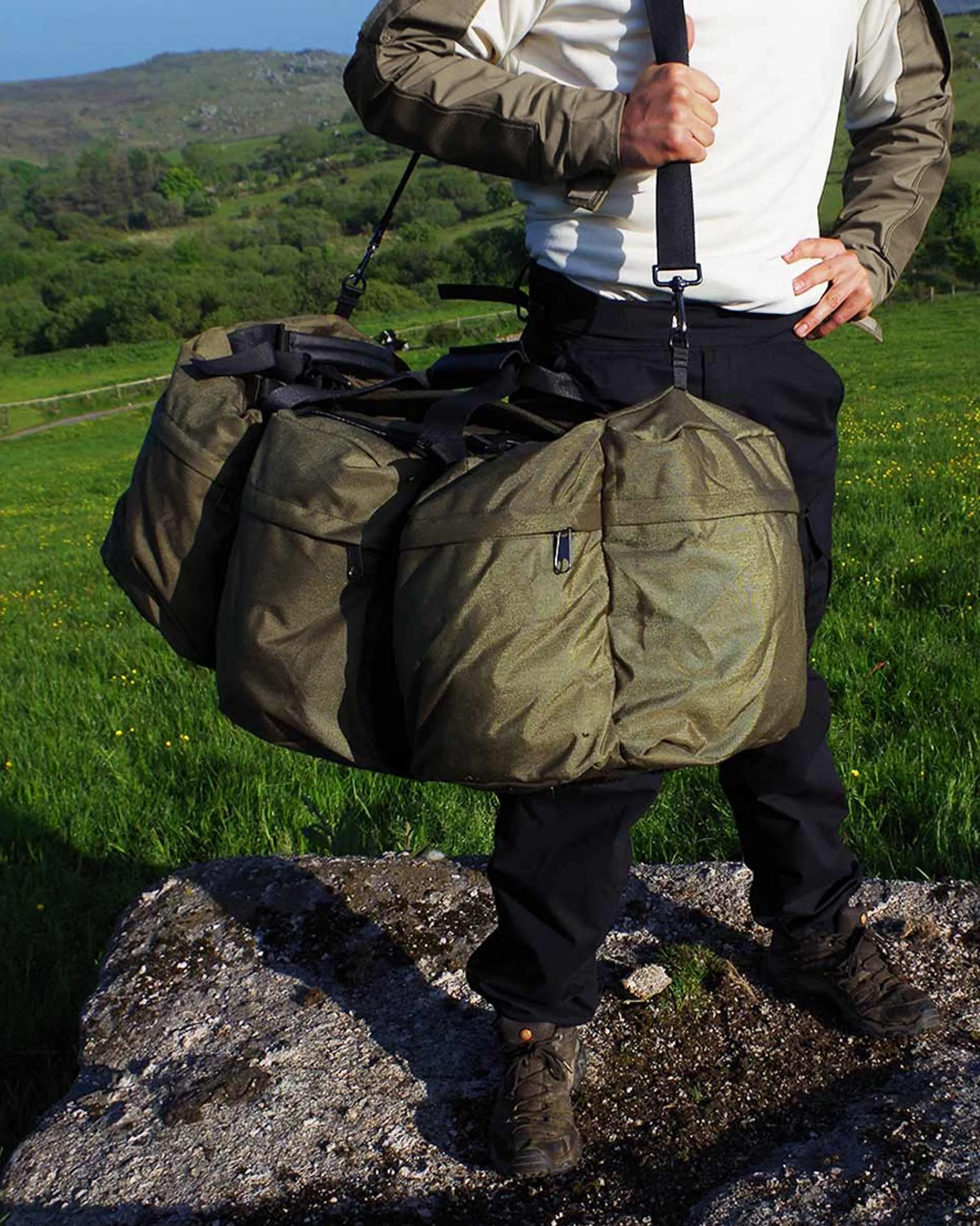 T112 80L Loadout Bag - Black